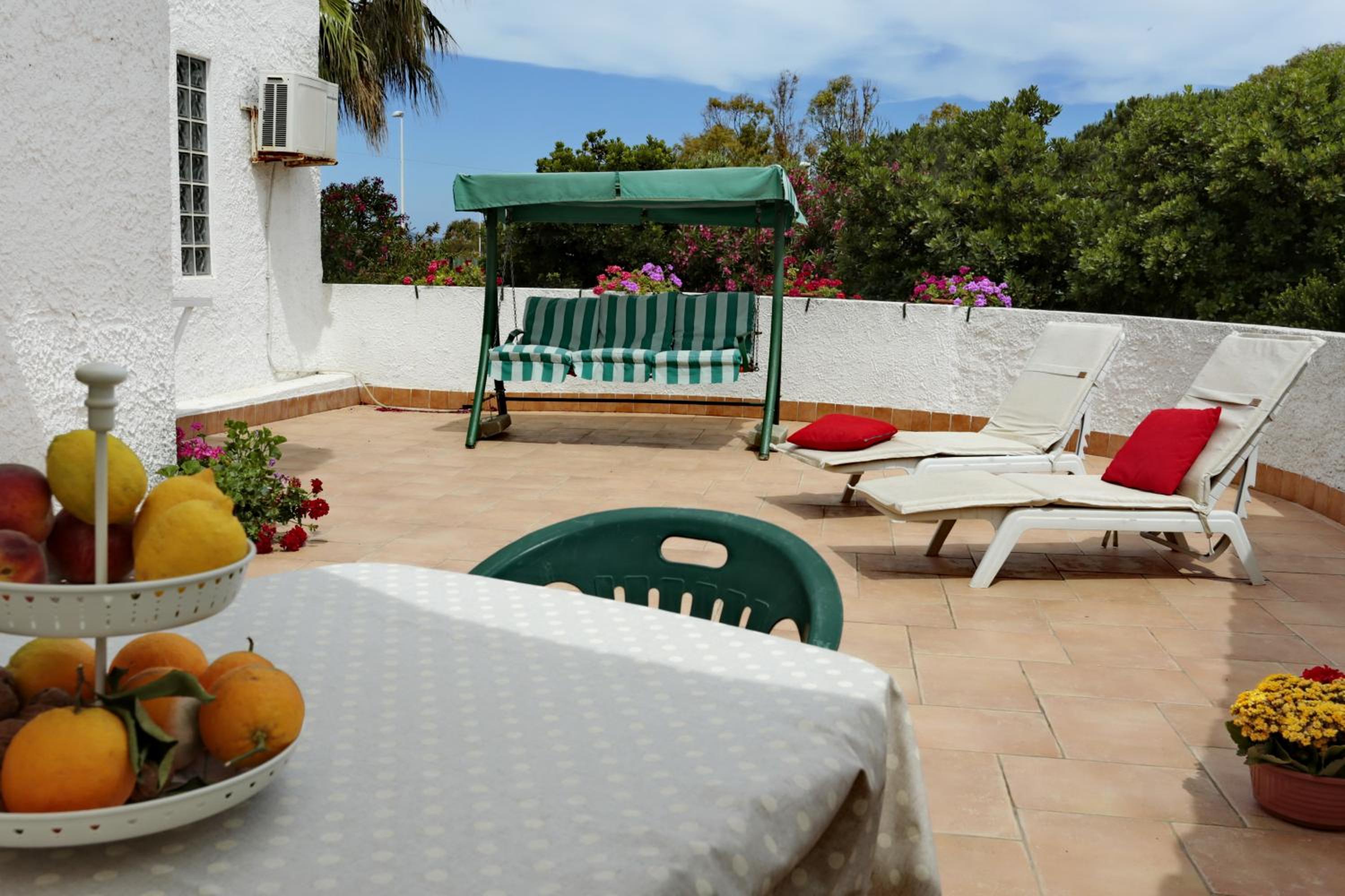 One-Bedroom Apartment with Big Terrace