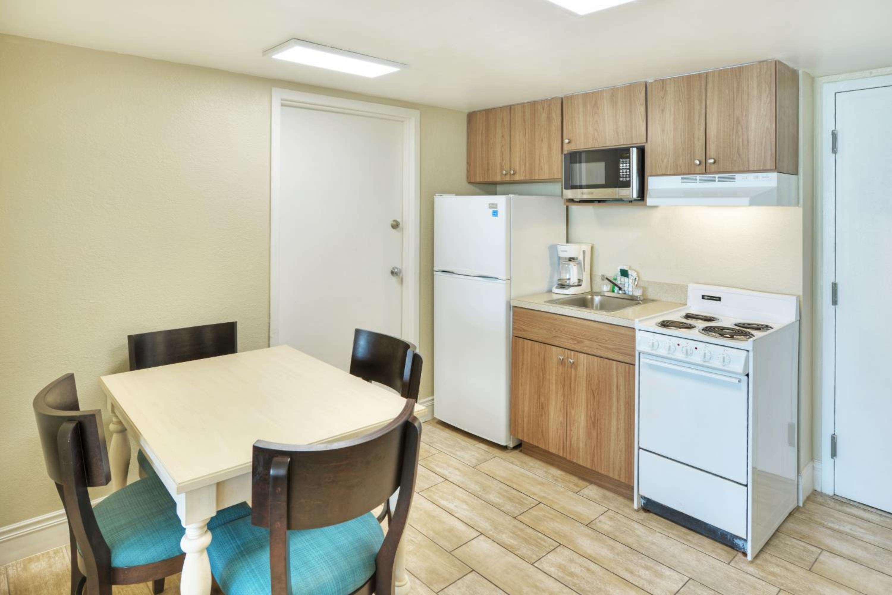 Deluxe Room with Kitchen - Ocean View