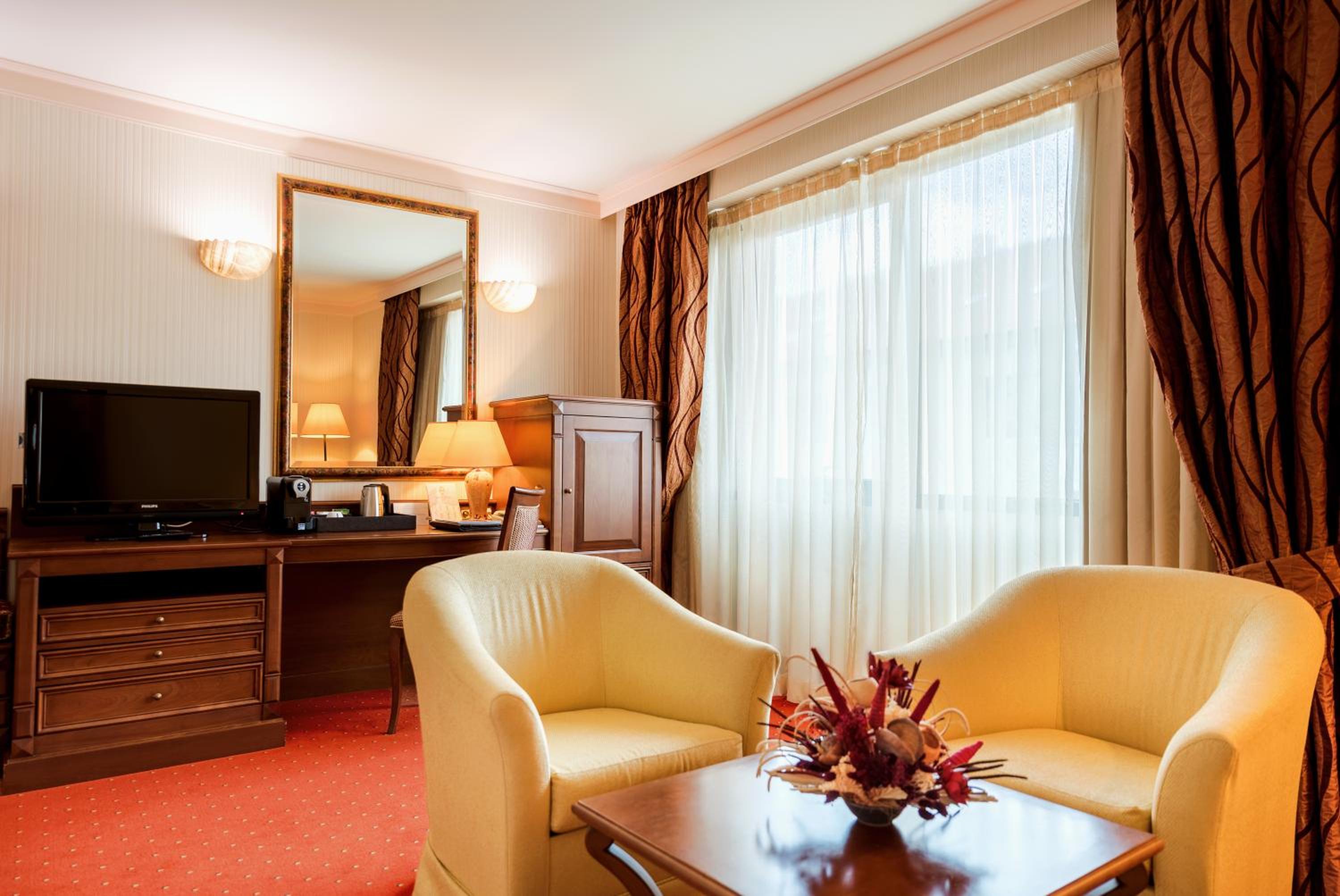 Executive Double or Twin Room with Free Access to Relax Room