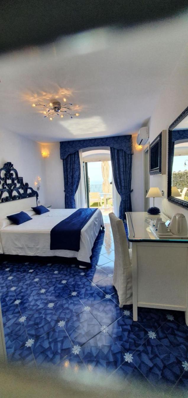 Deluxe Double Room with Sea View