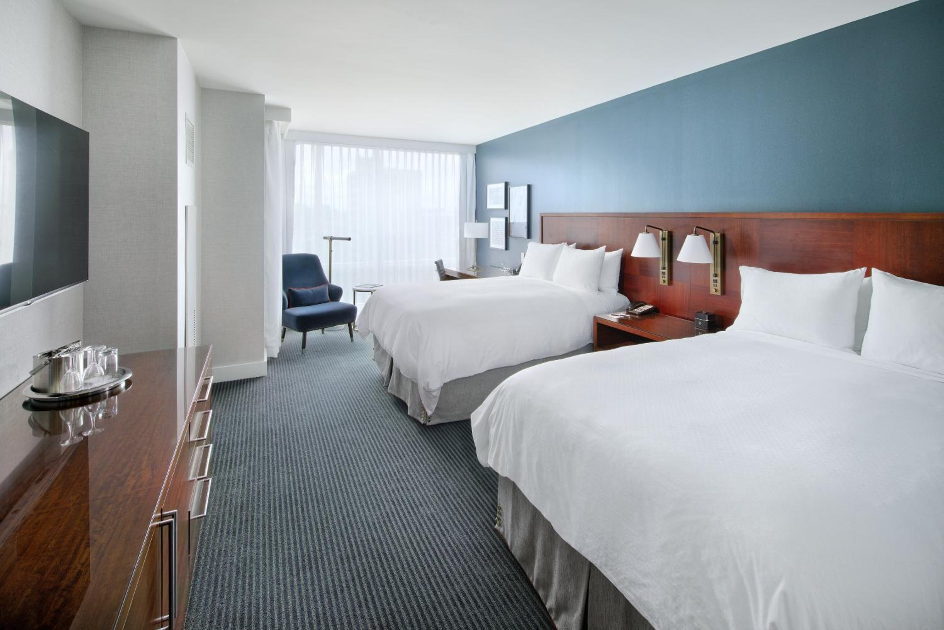 Classic Double Room with Two Double Beds and Skyline View