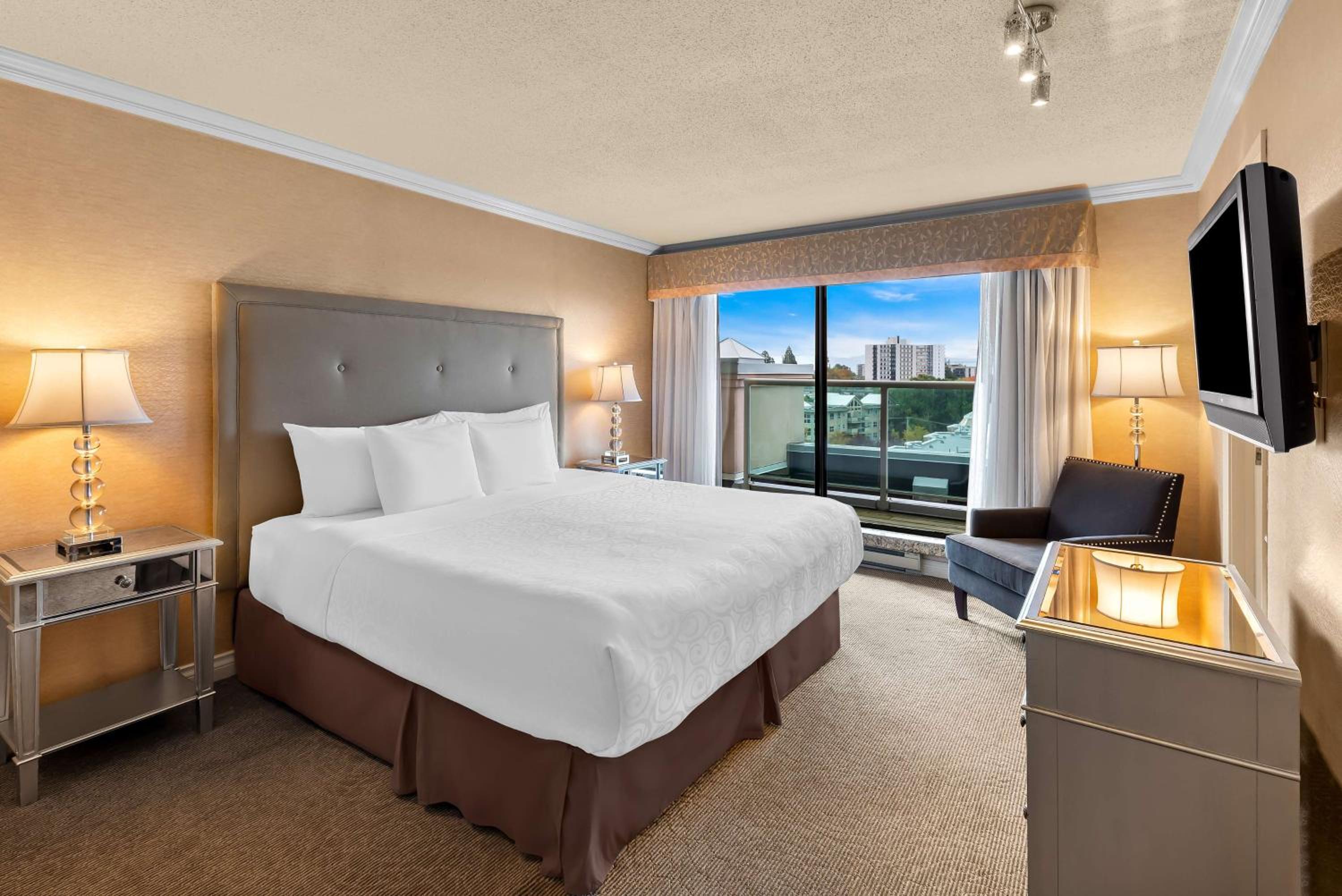 Two-Bedroom Suite with Harbor View