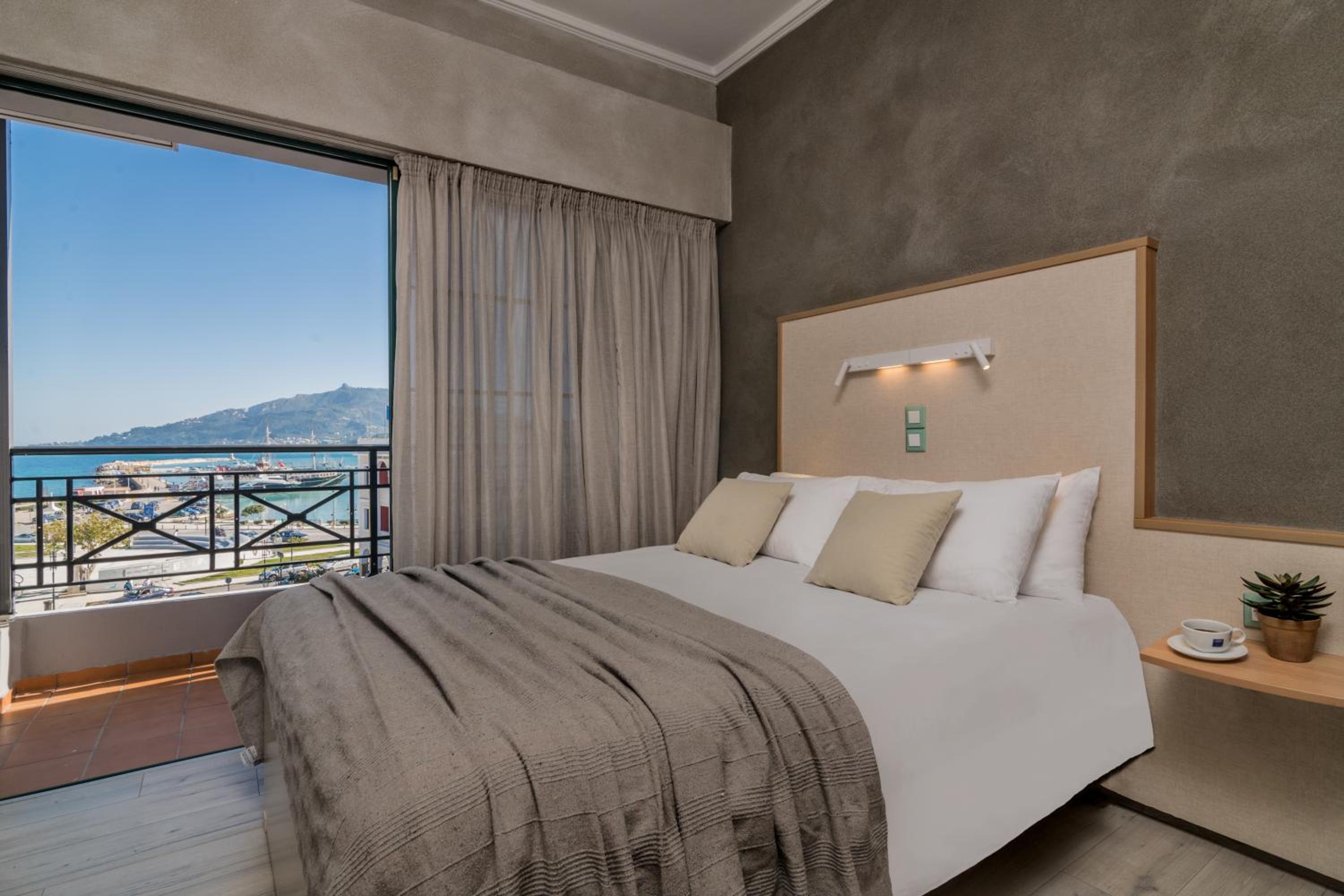 Double or Twin Room with Sea View