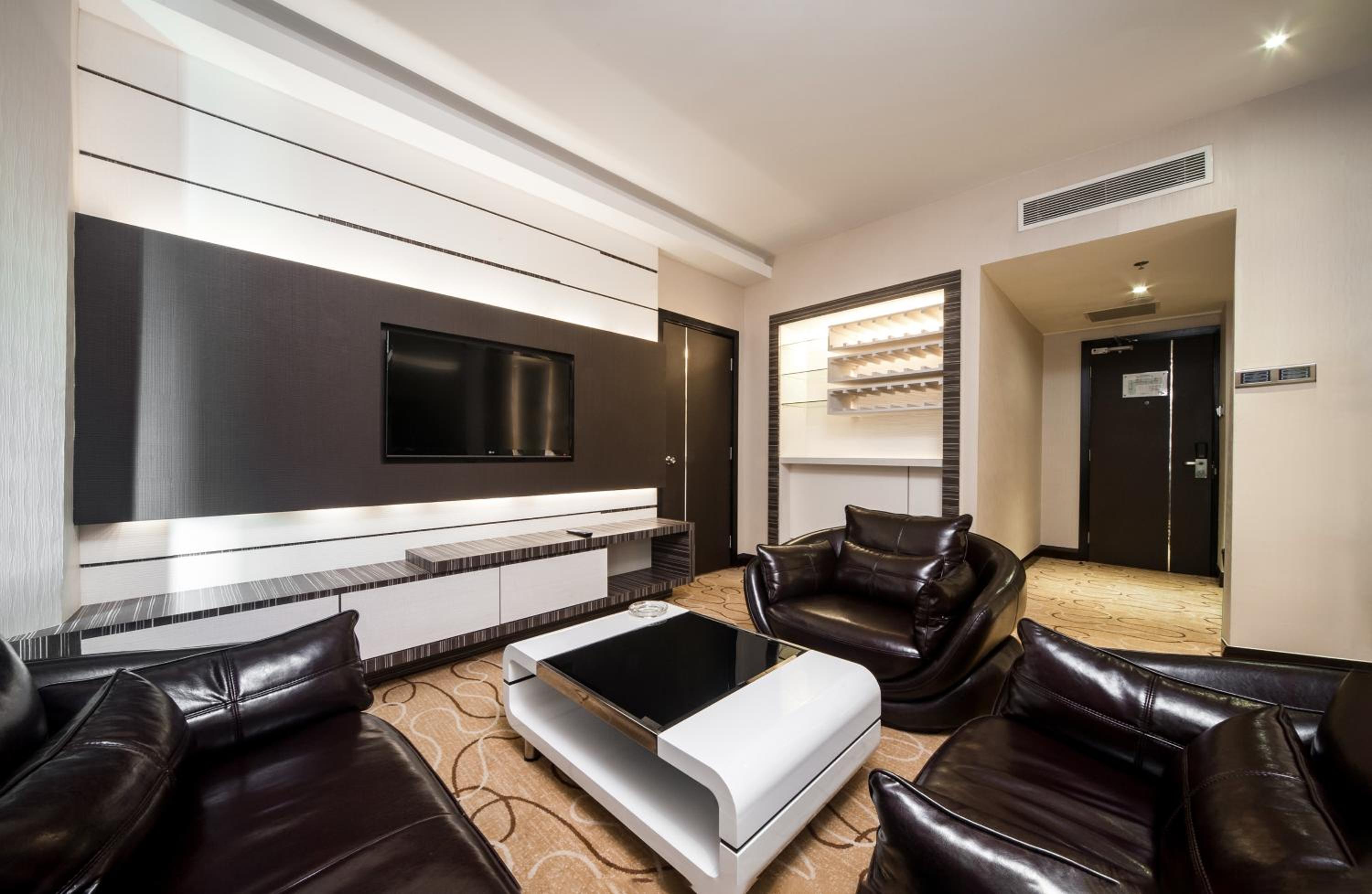 Executive Suite with Club Lounge Access