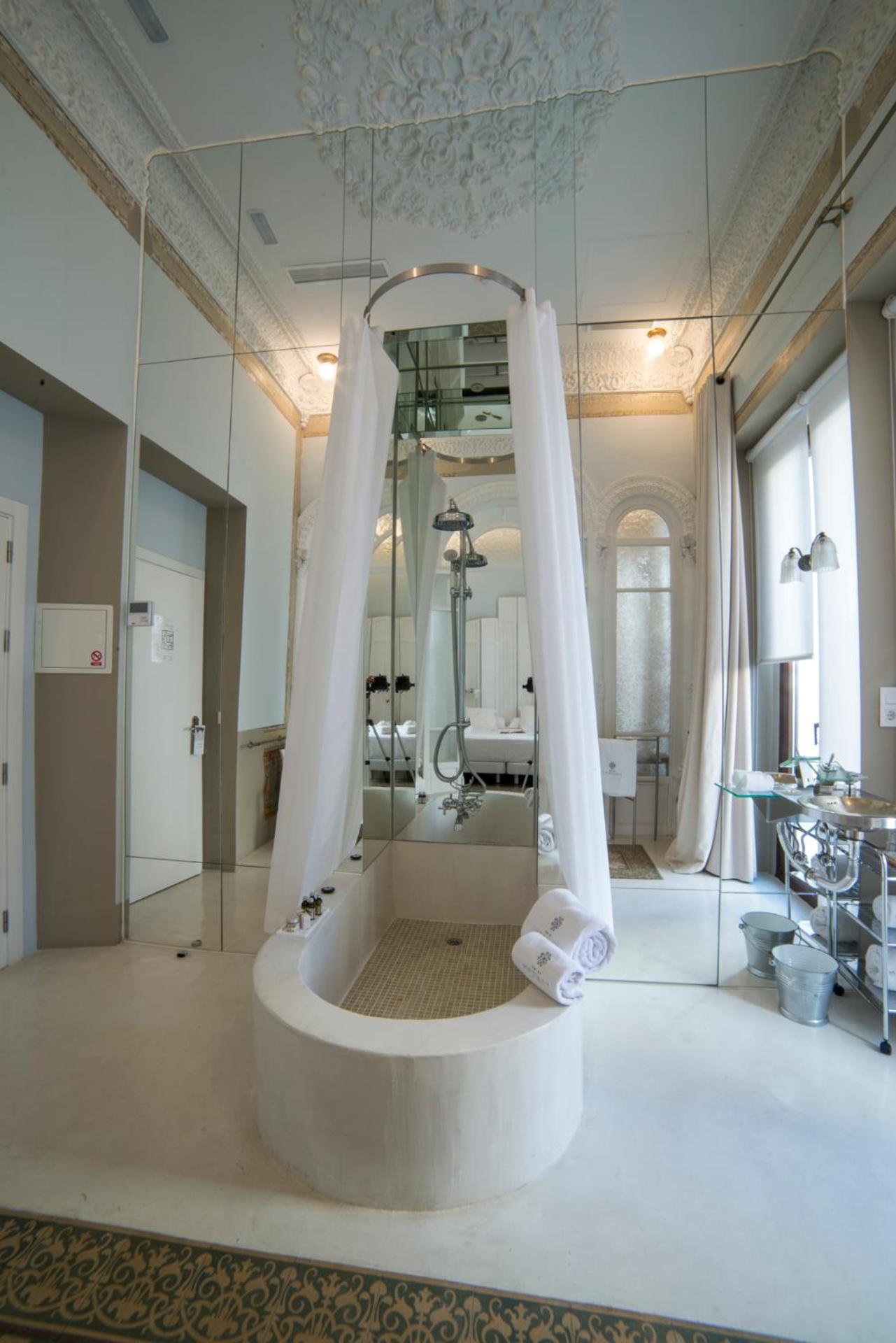 Deluxe Double Room with Bath