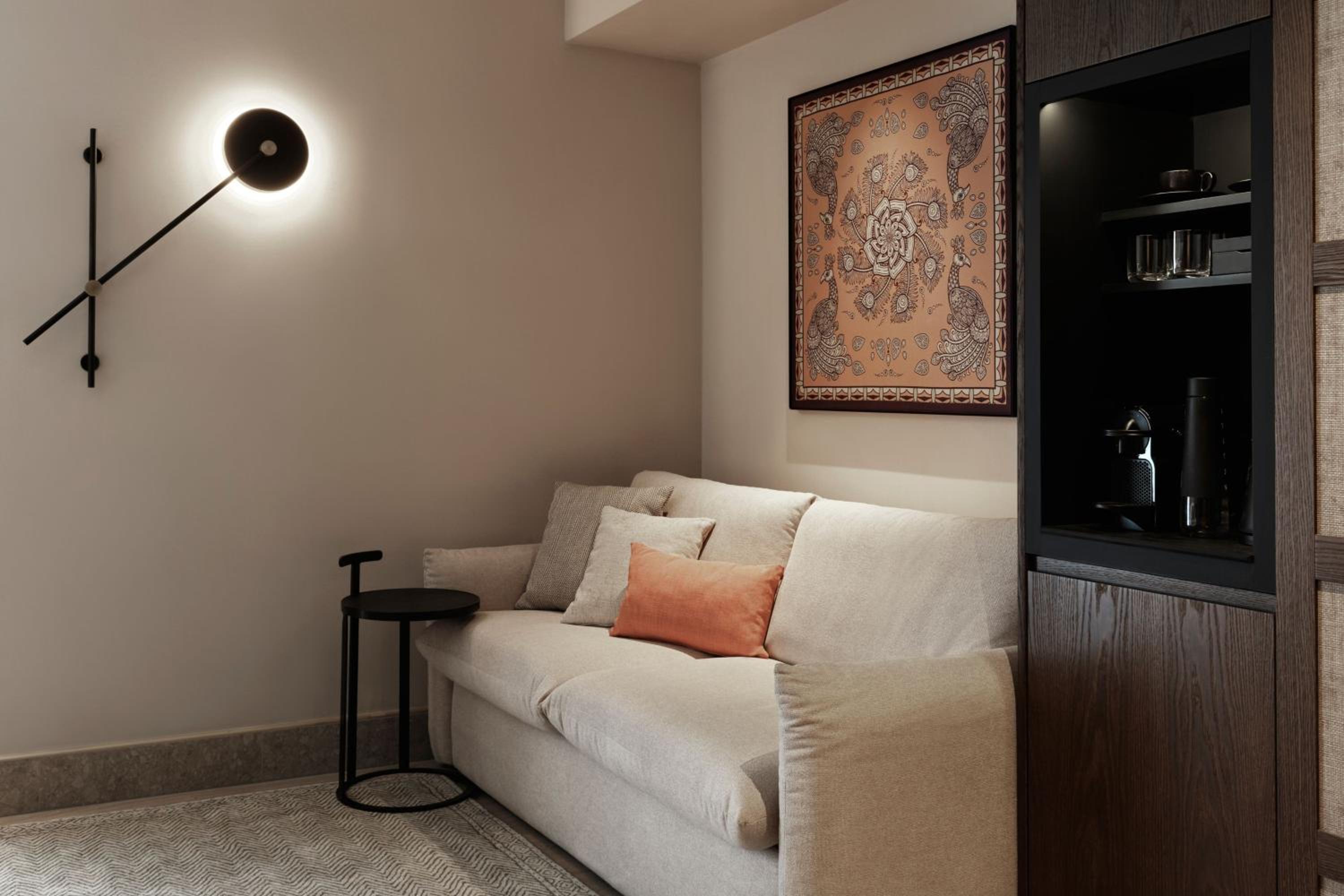 Deluxe King Room with Sofa Bed and City or Urban View