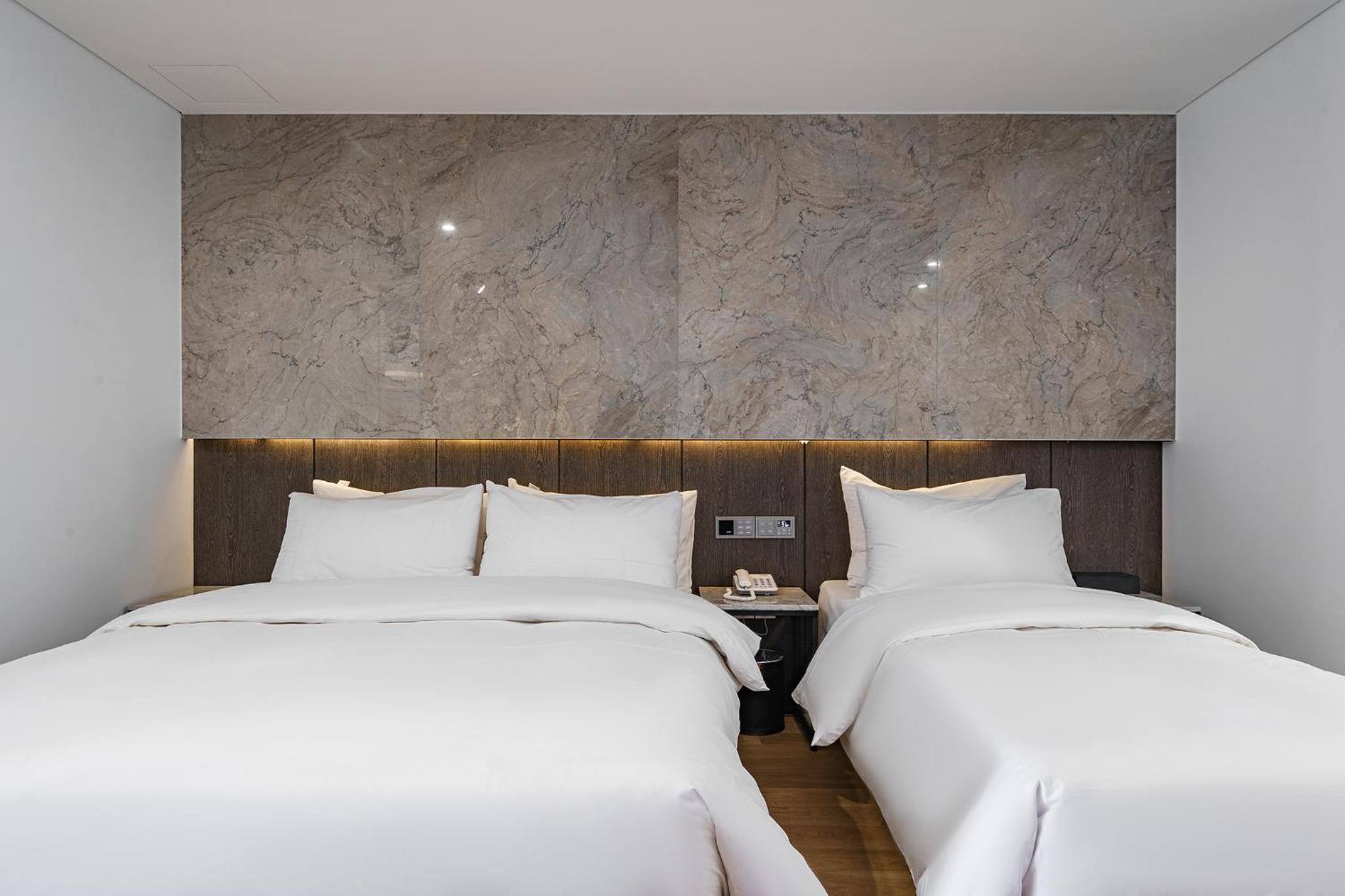 Superior Twin Room with Terrace