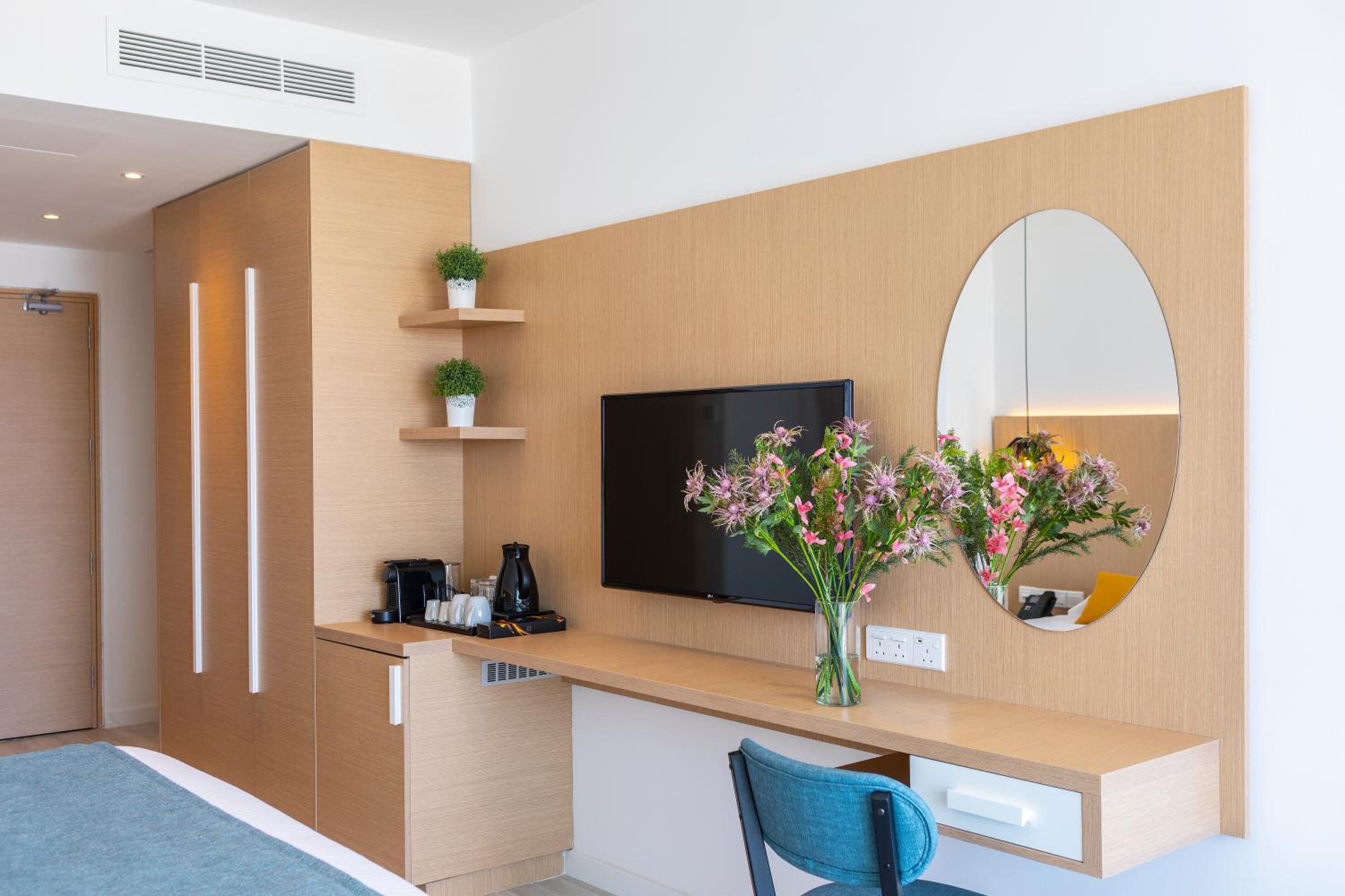 Double or Twin Room with Sea View