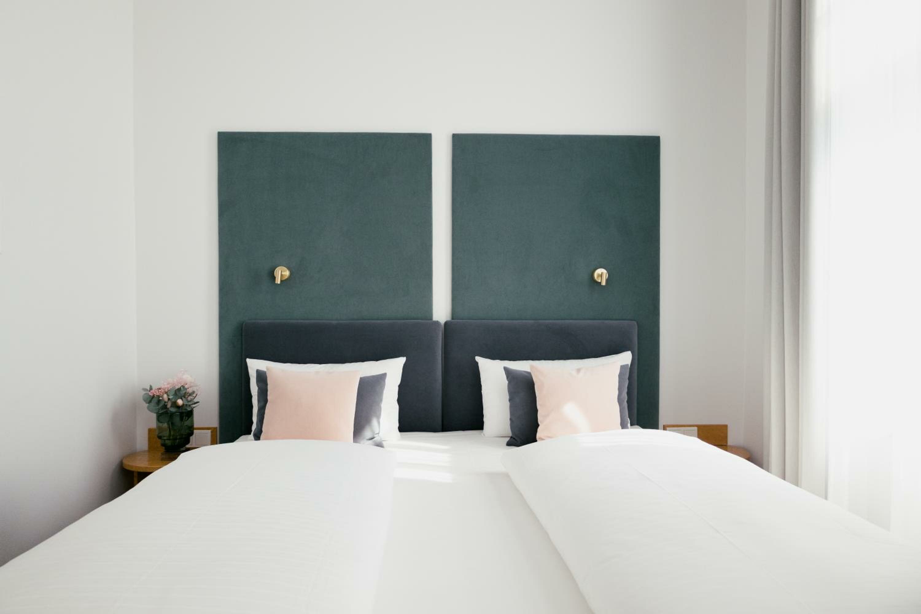 Comfort Double Room (bed size 71 in)