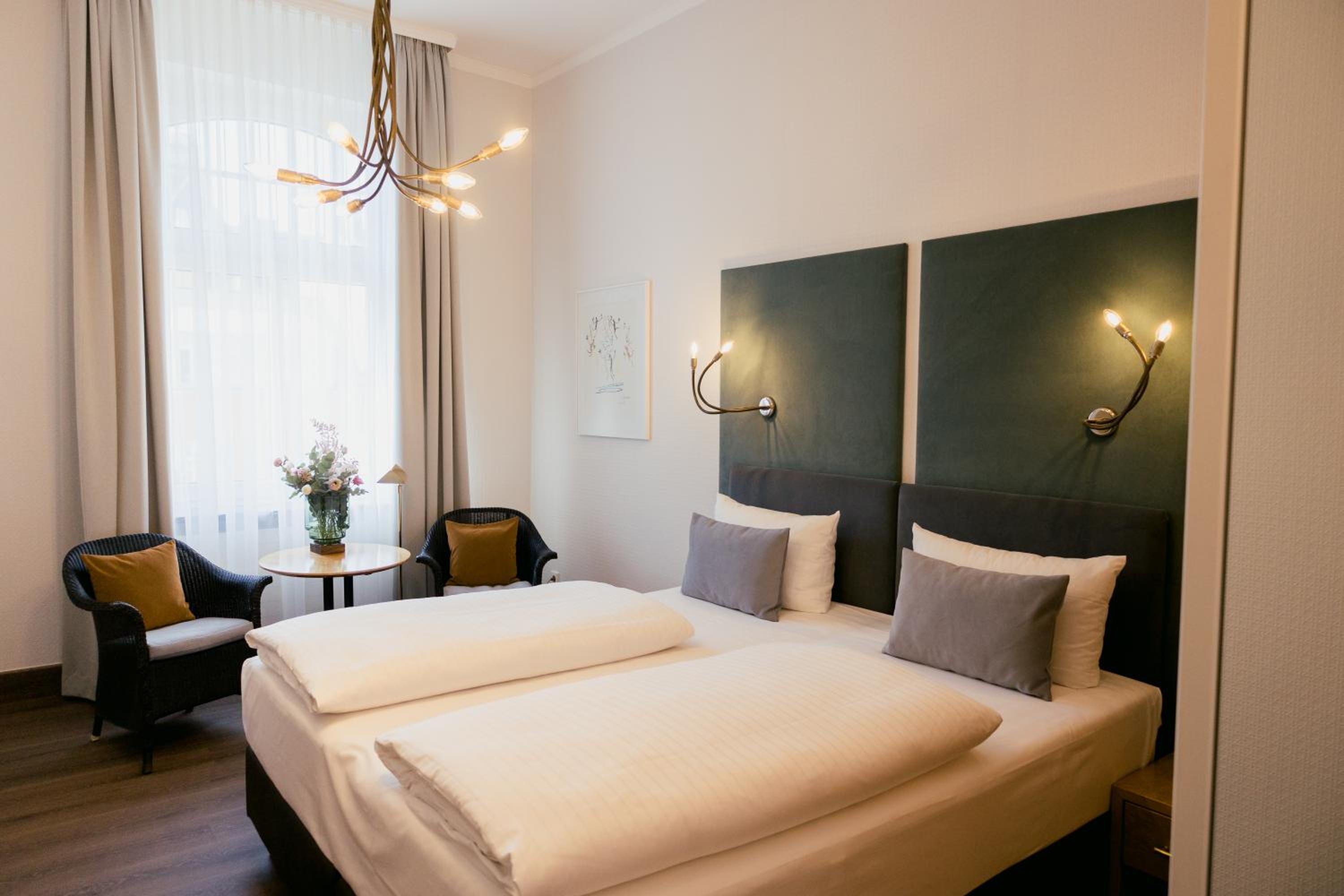 Comfort Double Room (bed size 71 in)