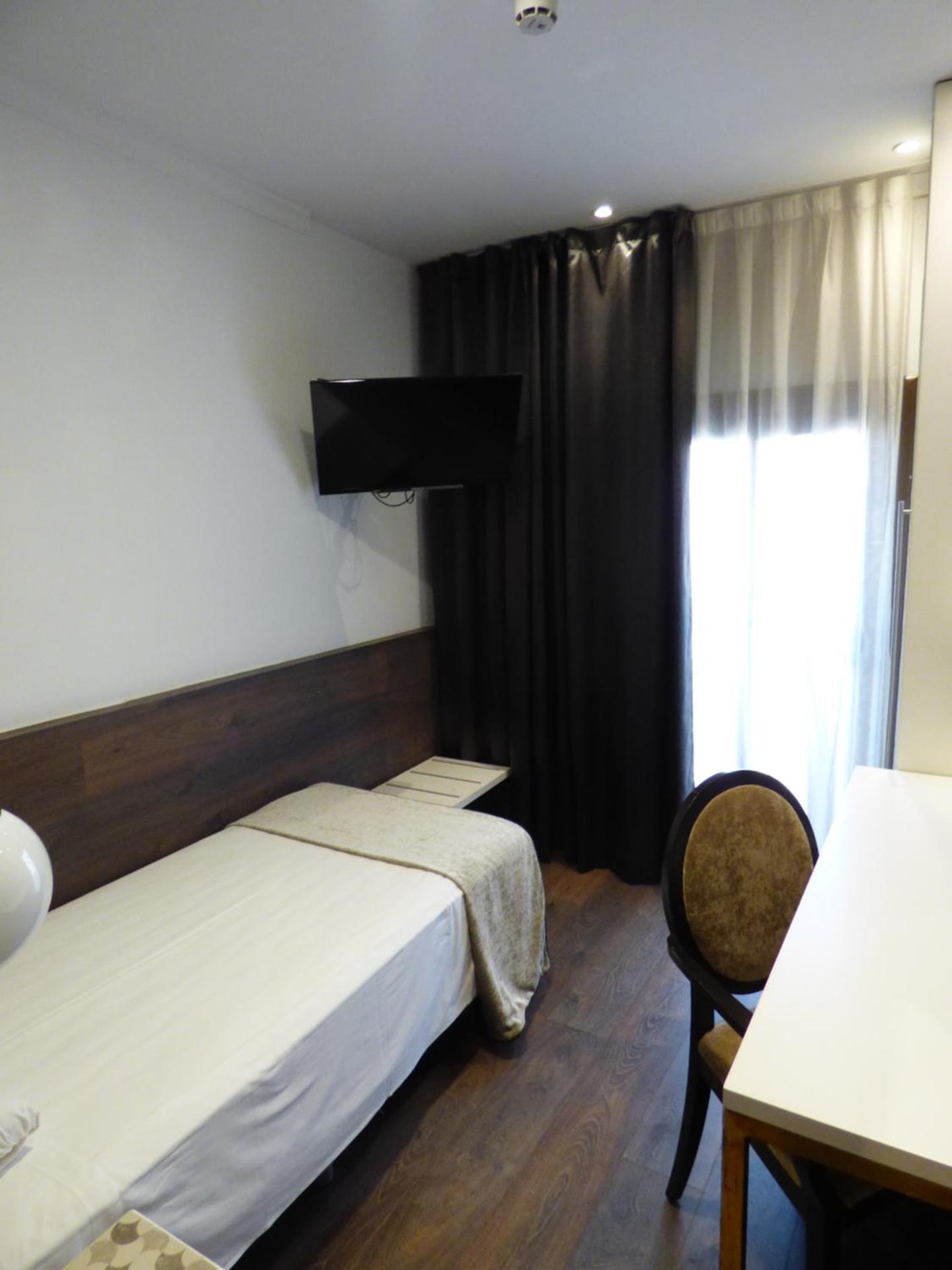 Standard Single Room with Street View