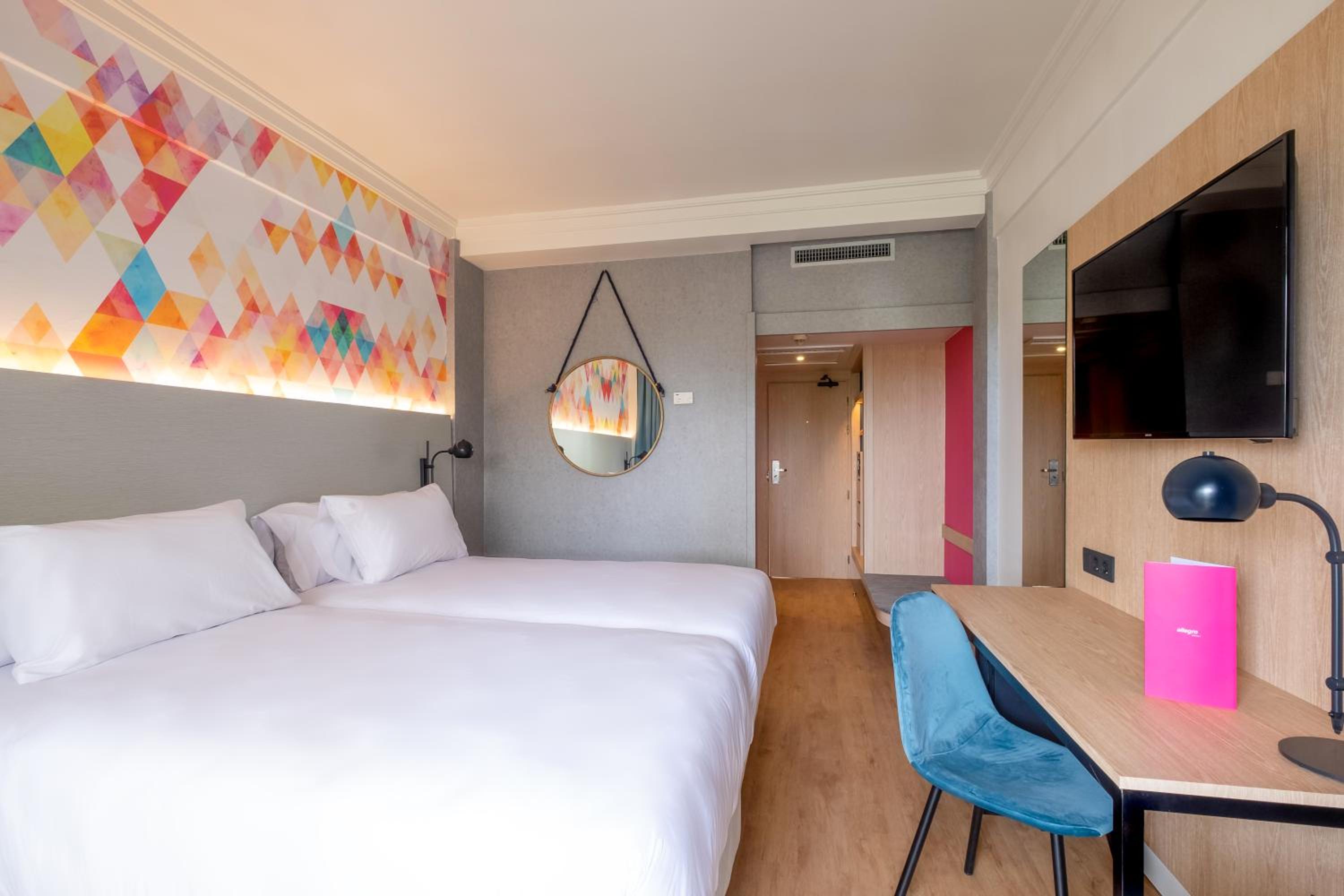 Superior Double or Twin Room with Pool View
