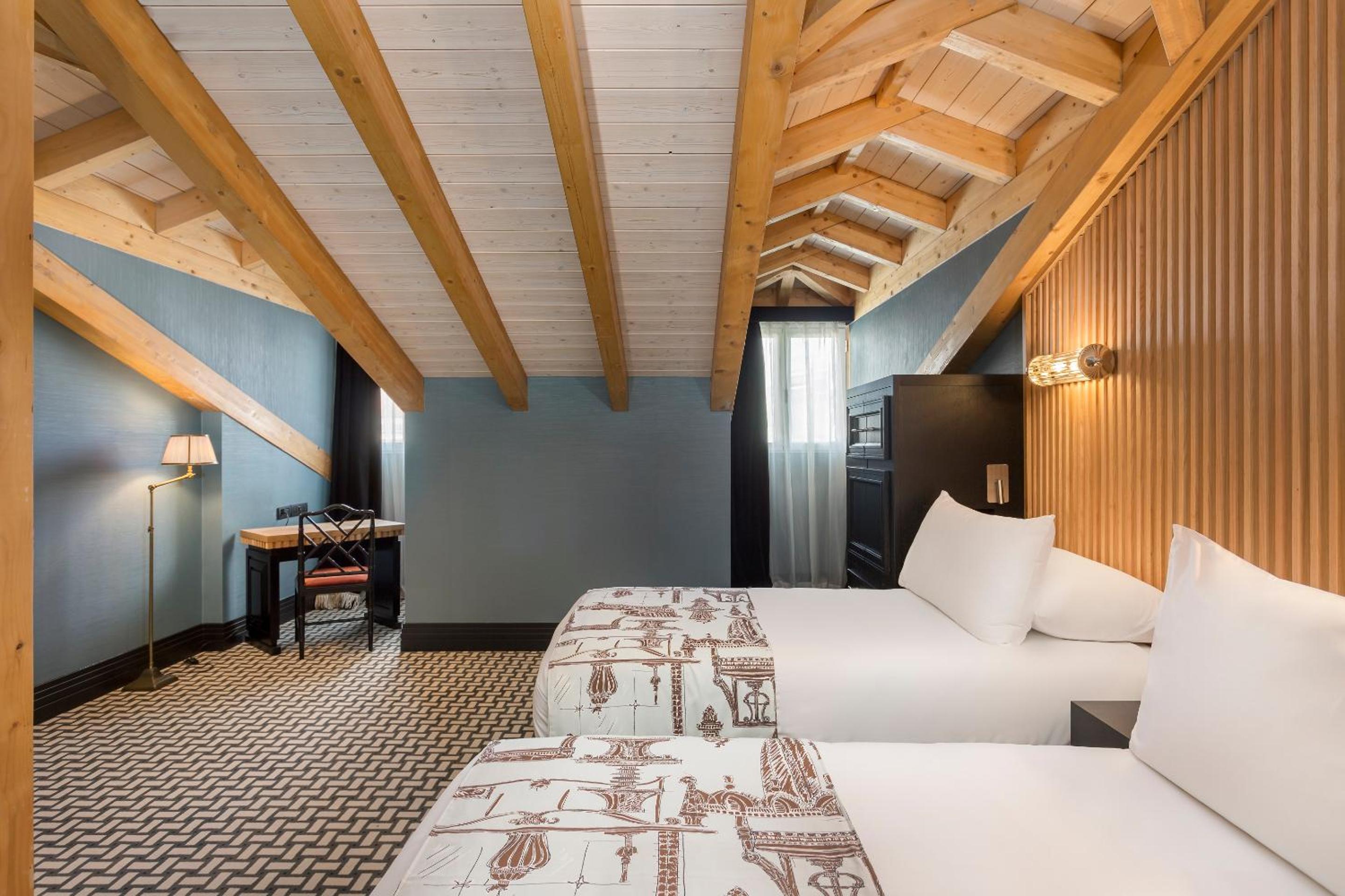 Deluxe Double or Twin Room