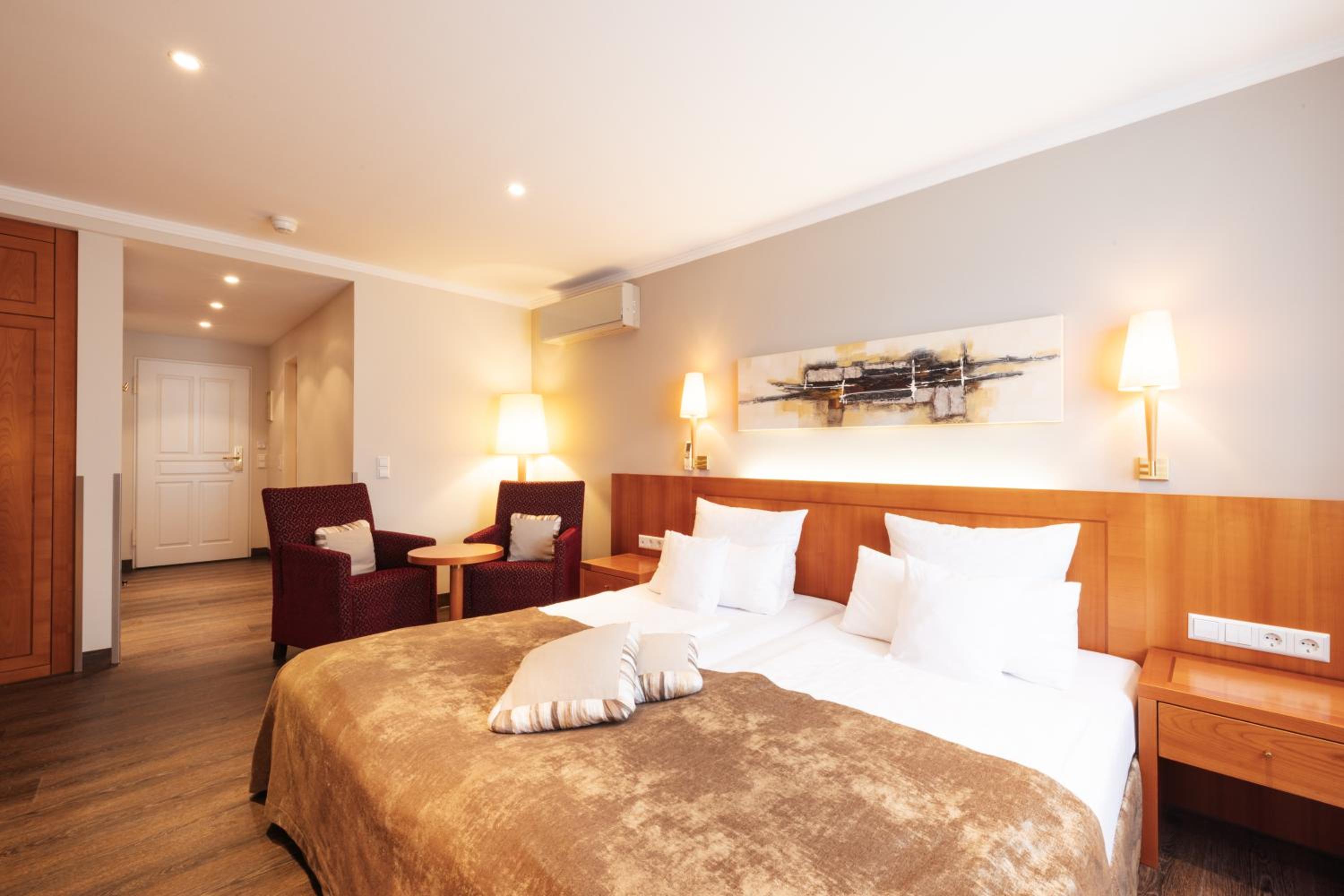 Deluxe Double or Twin Room with Lake View