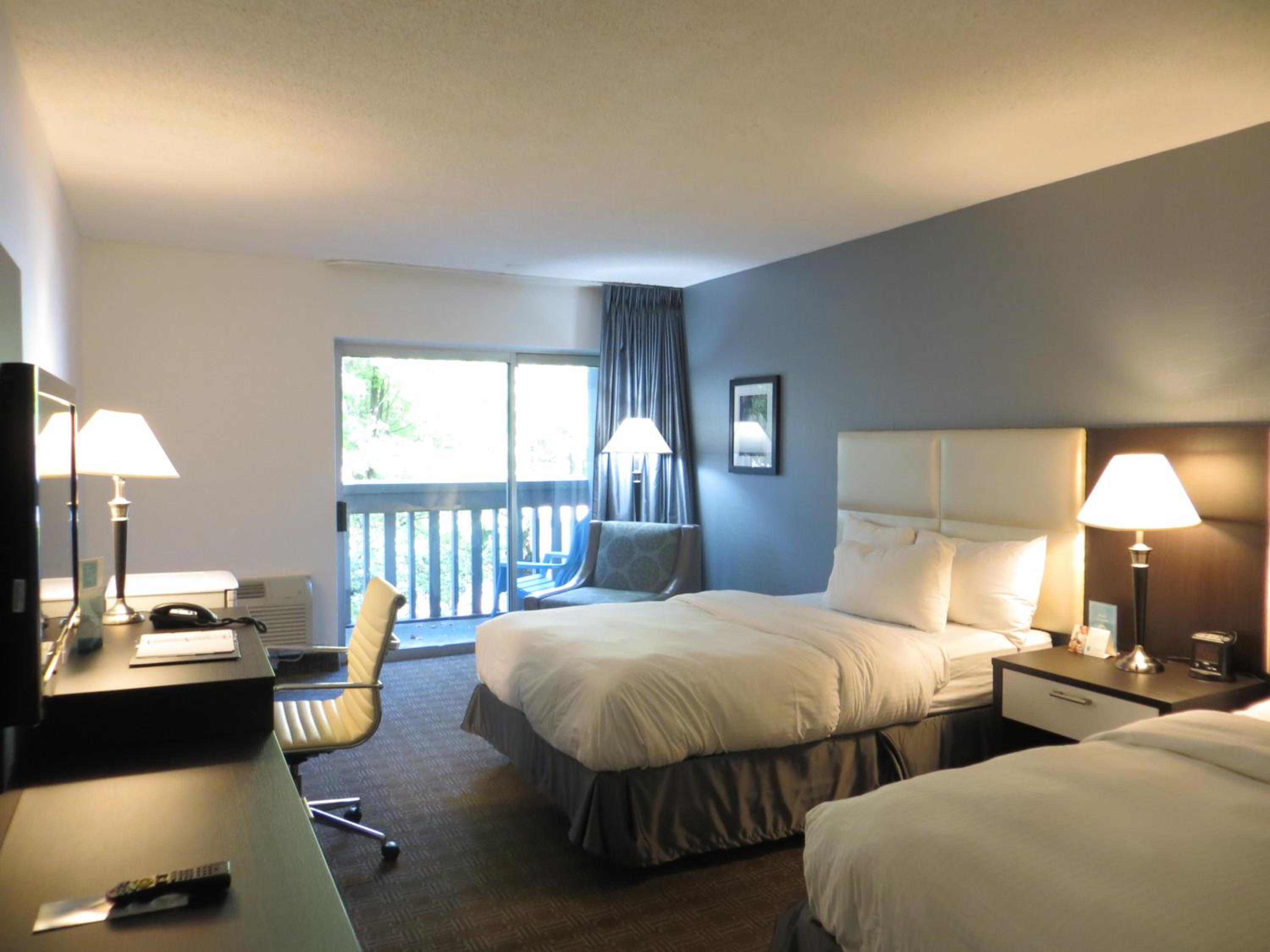 Deluxe Double Room with Two Double Beds and Balcony