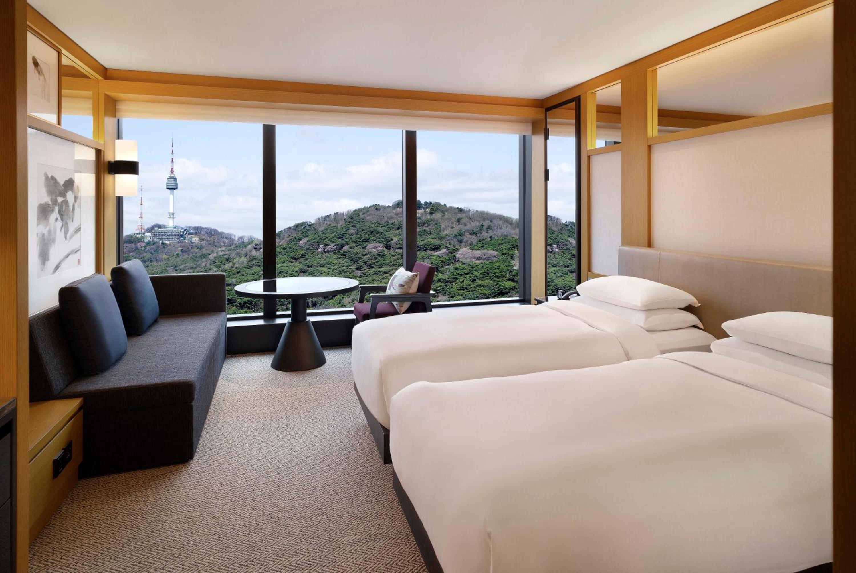 Twin Room with Mountain View