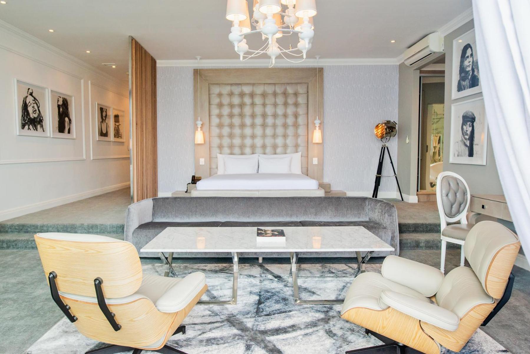 Deluxe Suite with Sea View