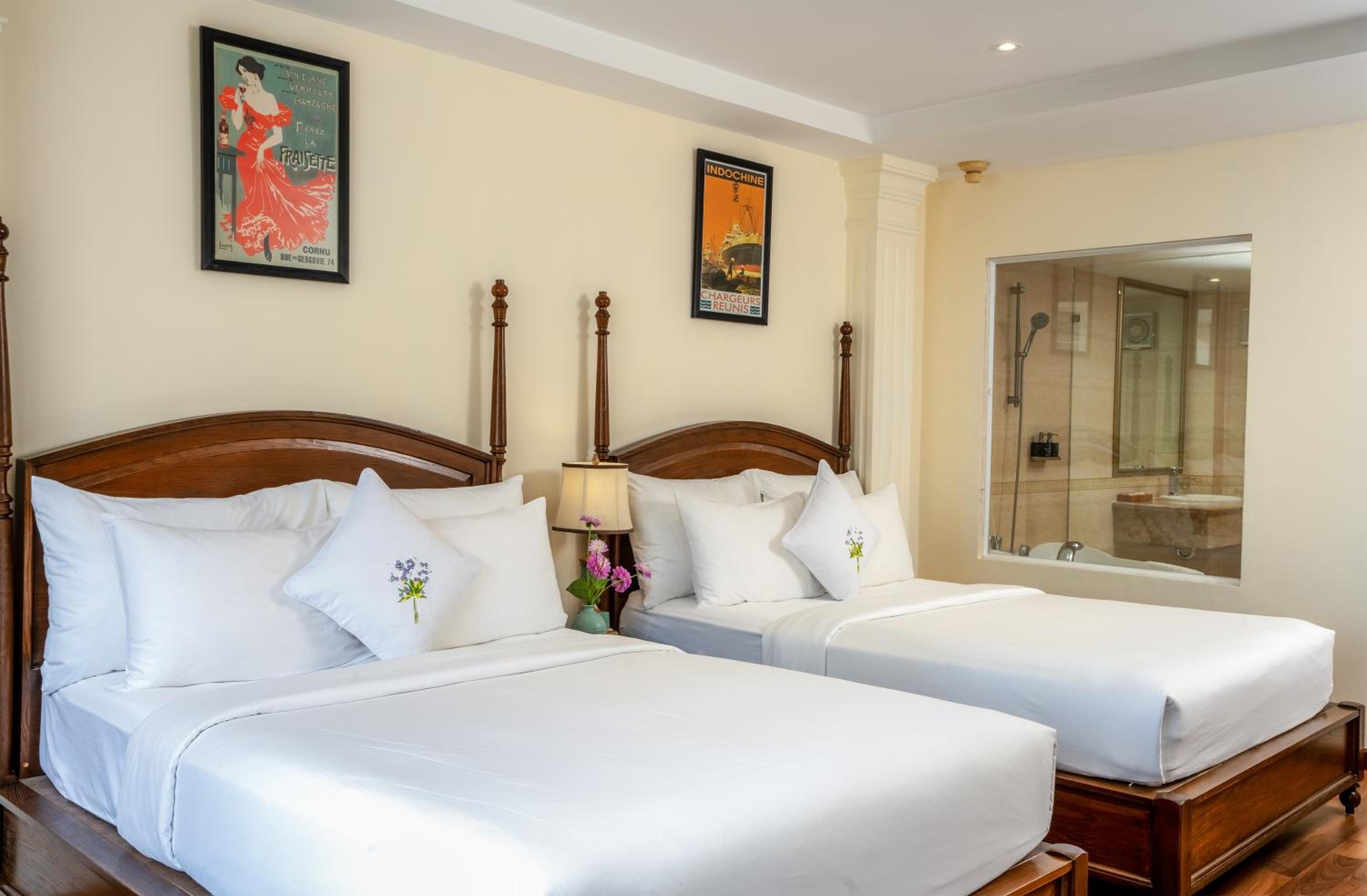 Elegant Suite with City View - Free Happy Hour