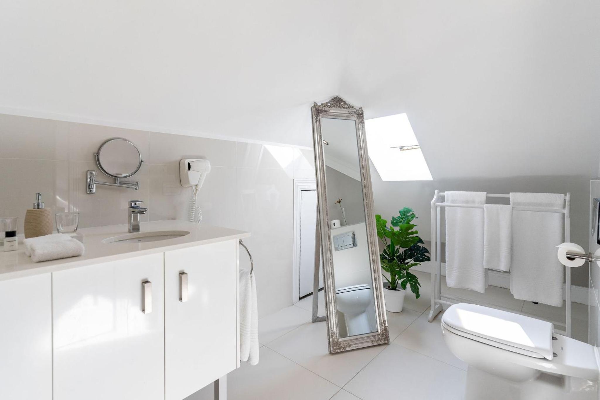 Interleading Family Suite 1