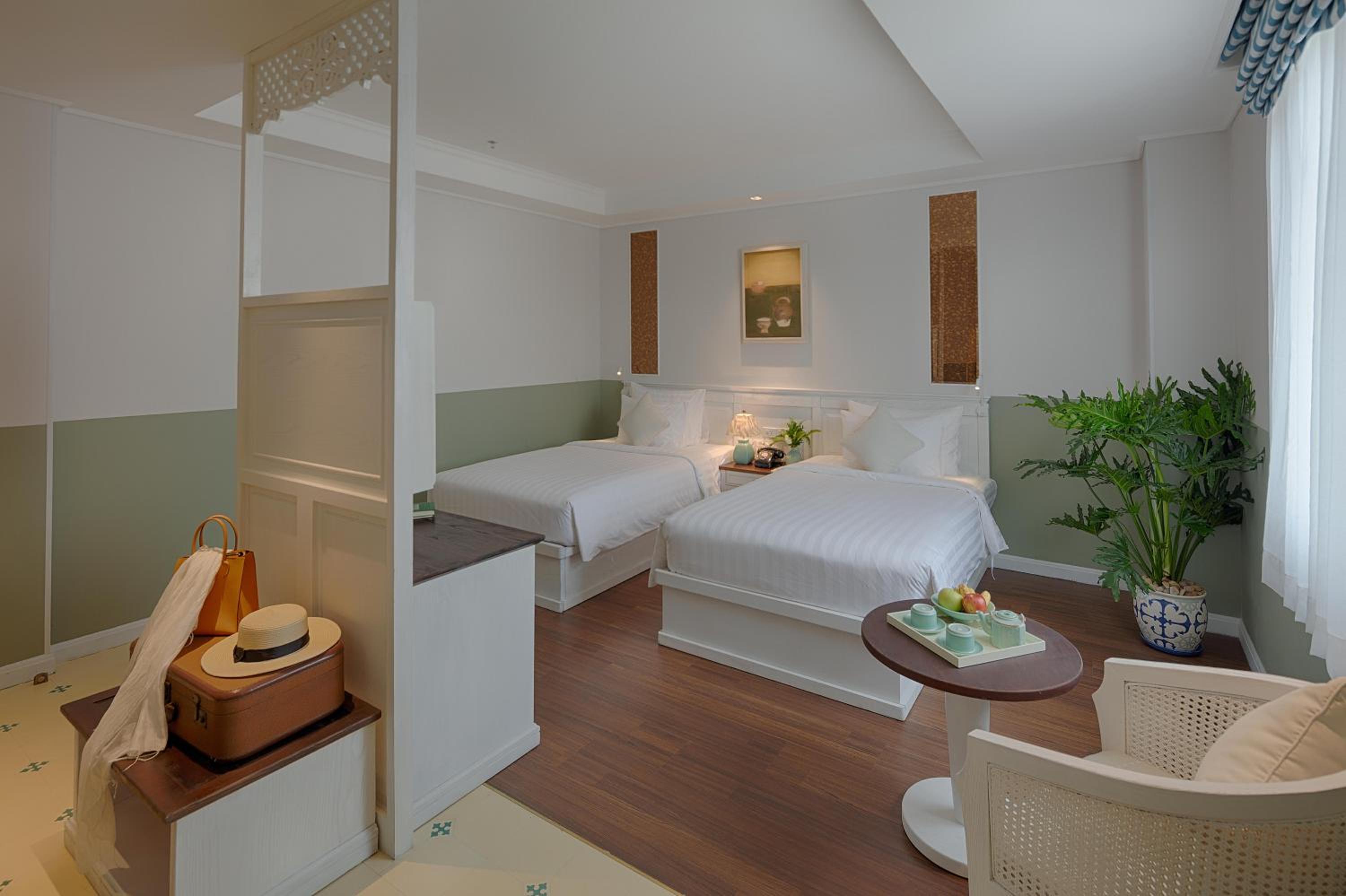 Hamelin Executive Twin + Afternoon tea on rooftop