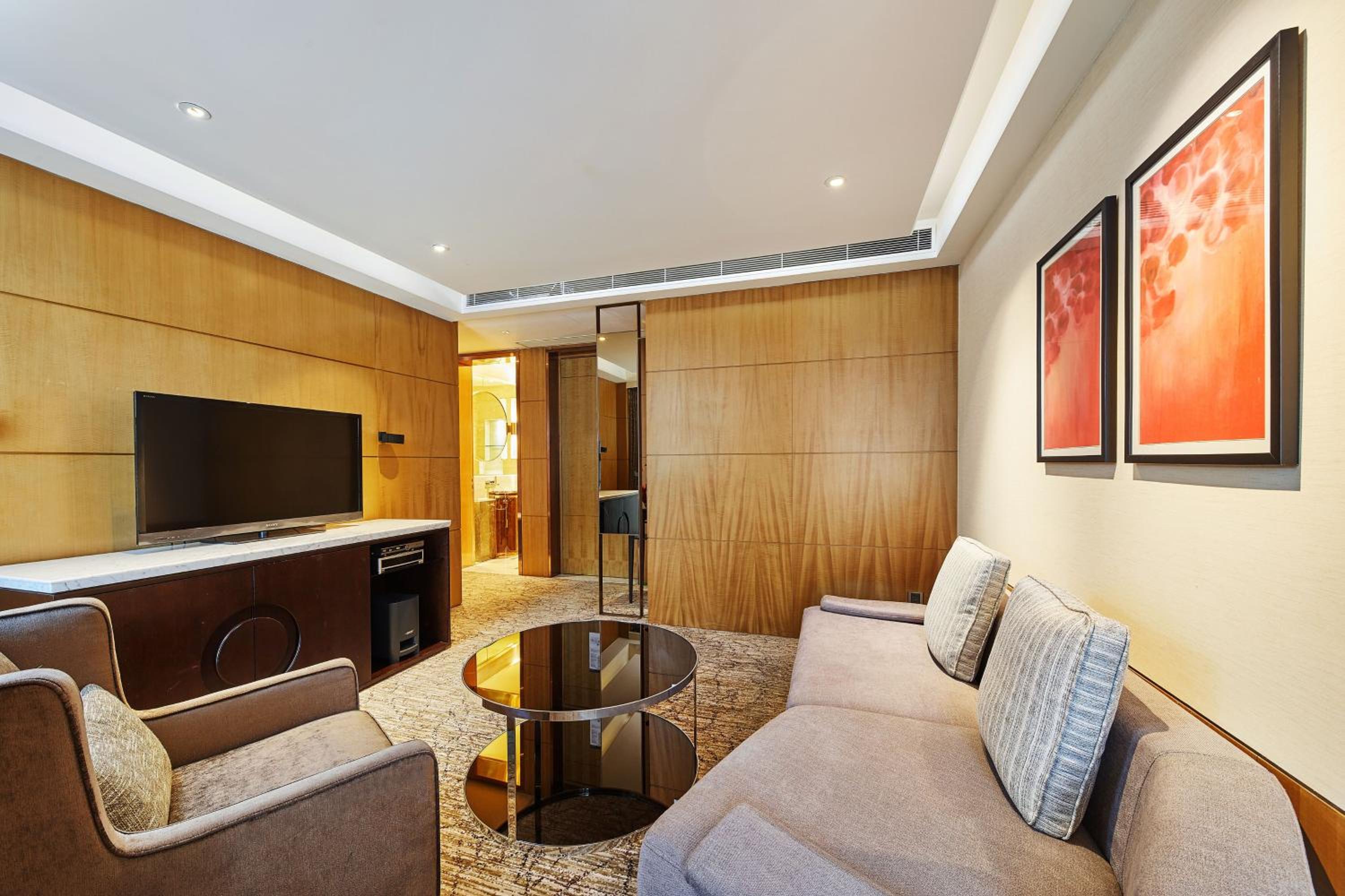 Deluxe Suite, Club level, 1 Bedroom Junior Suite, 1 King