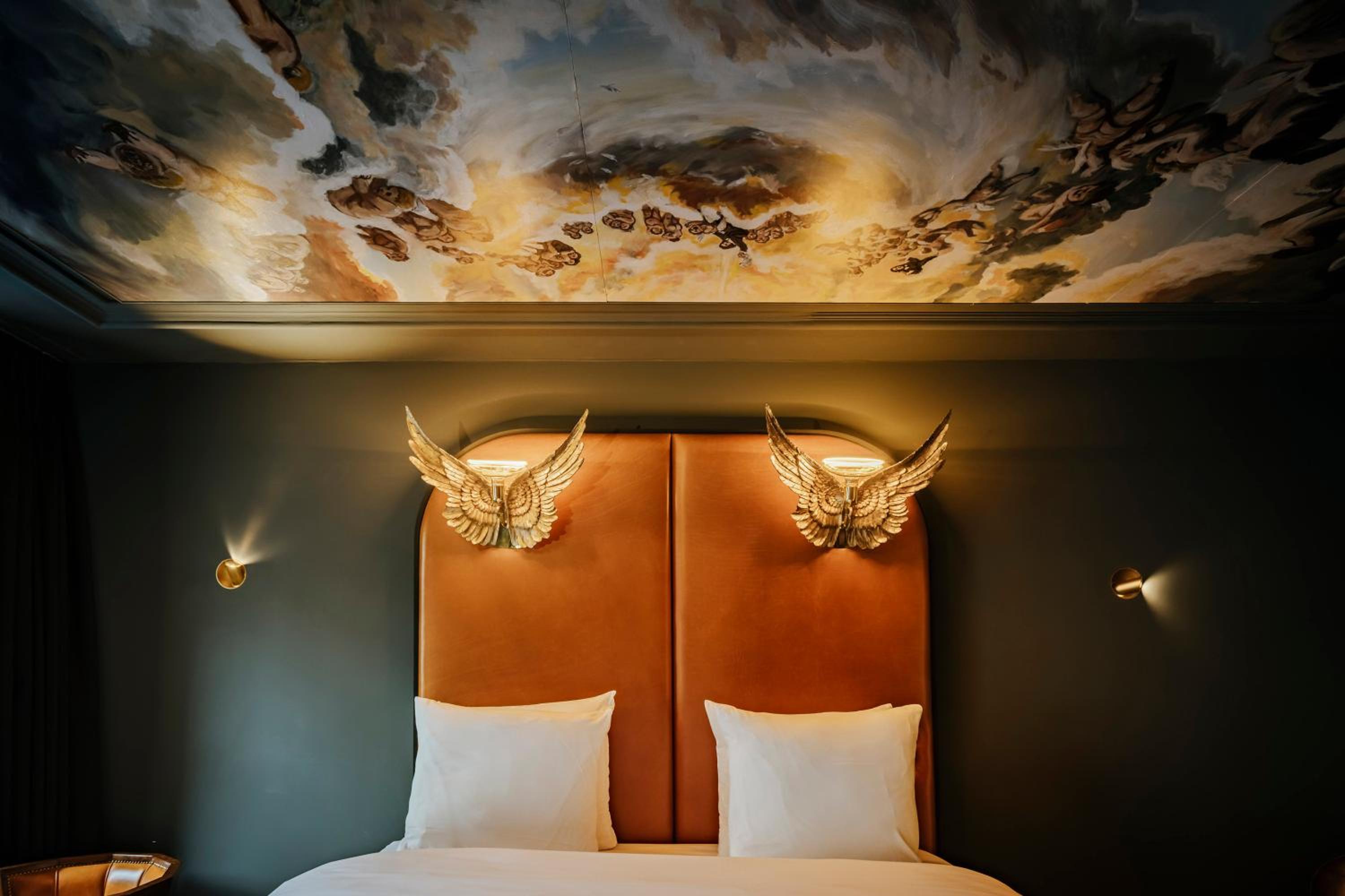 Deluxe Double Room (Benedictus de Spinoza)