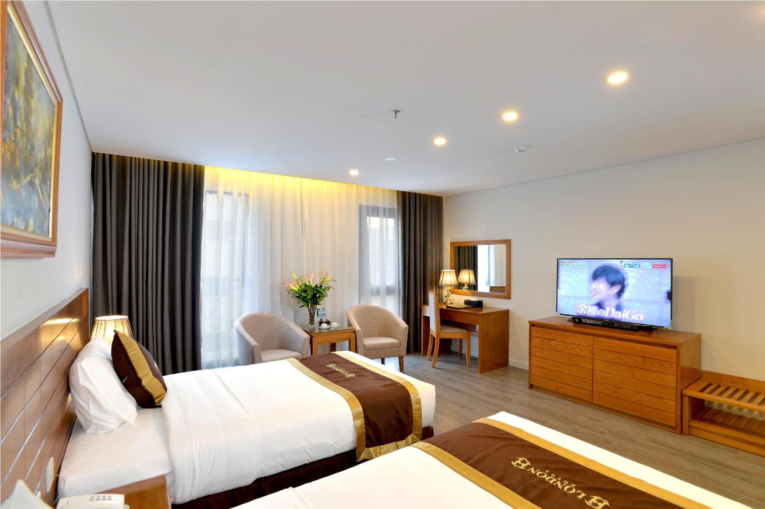 Twin Room with City View