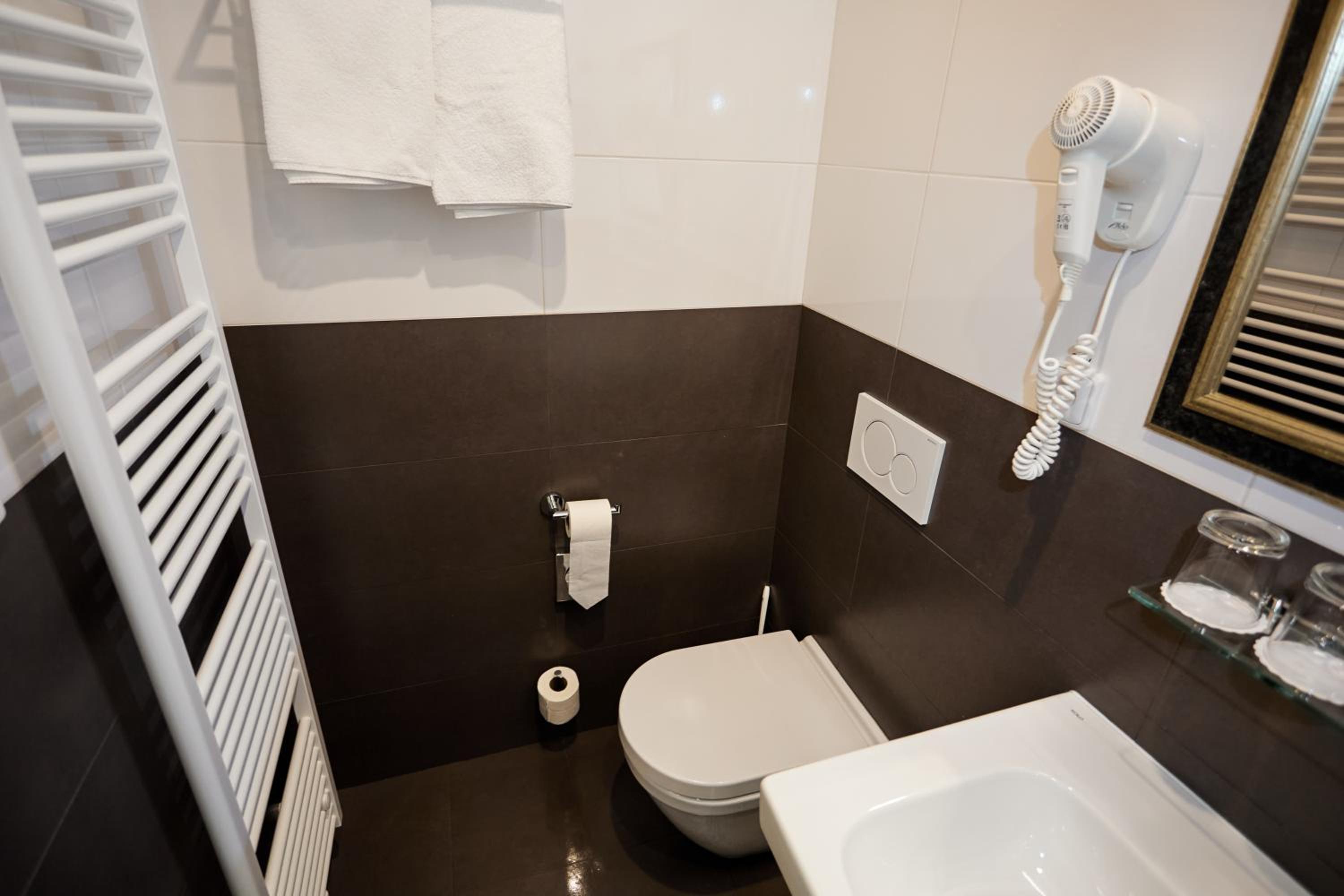 Small Double or Twin Room