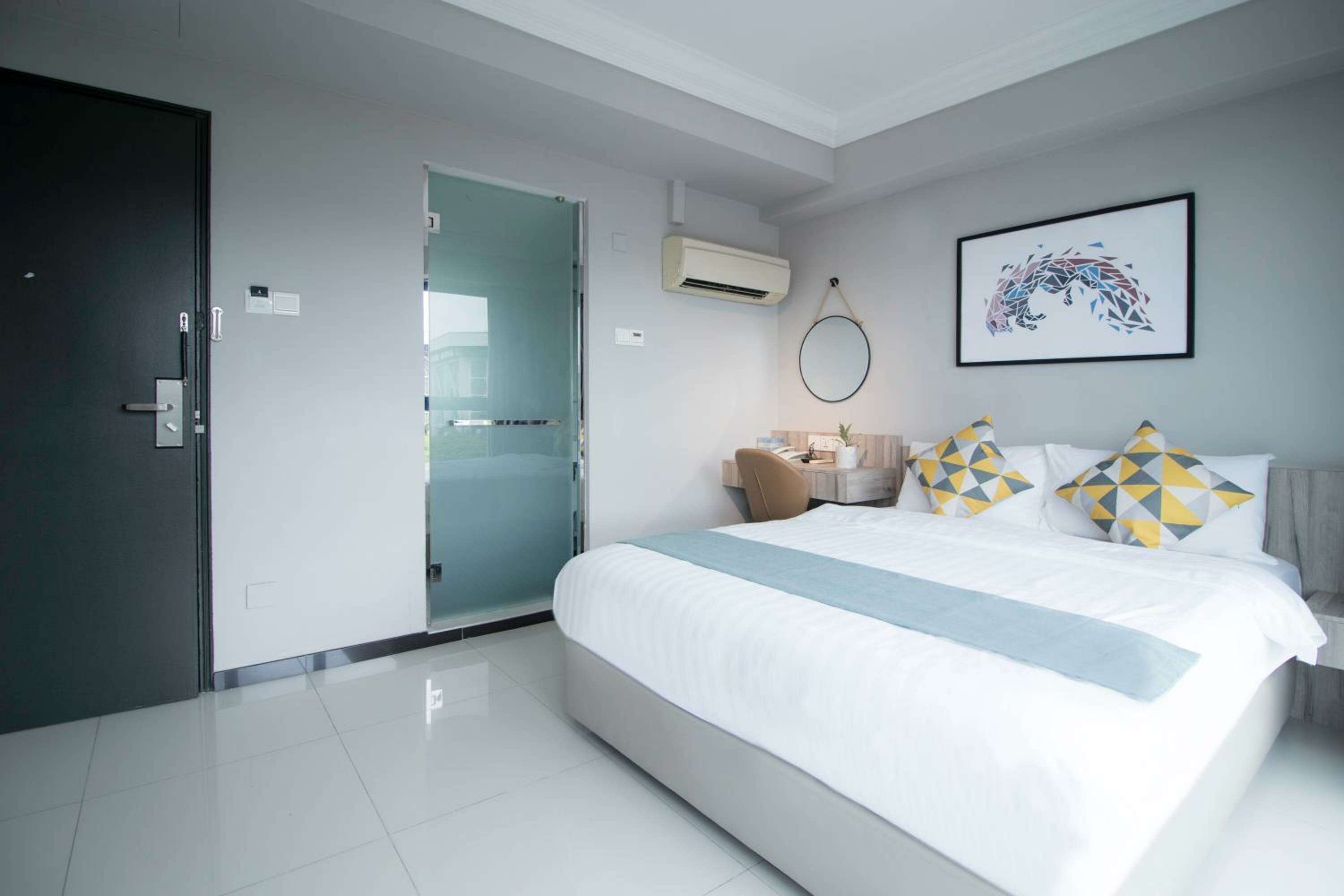 Premier Queen Room (Newly Renovated)