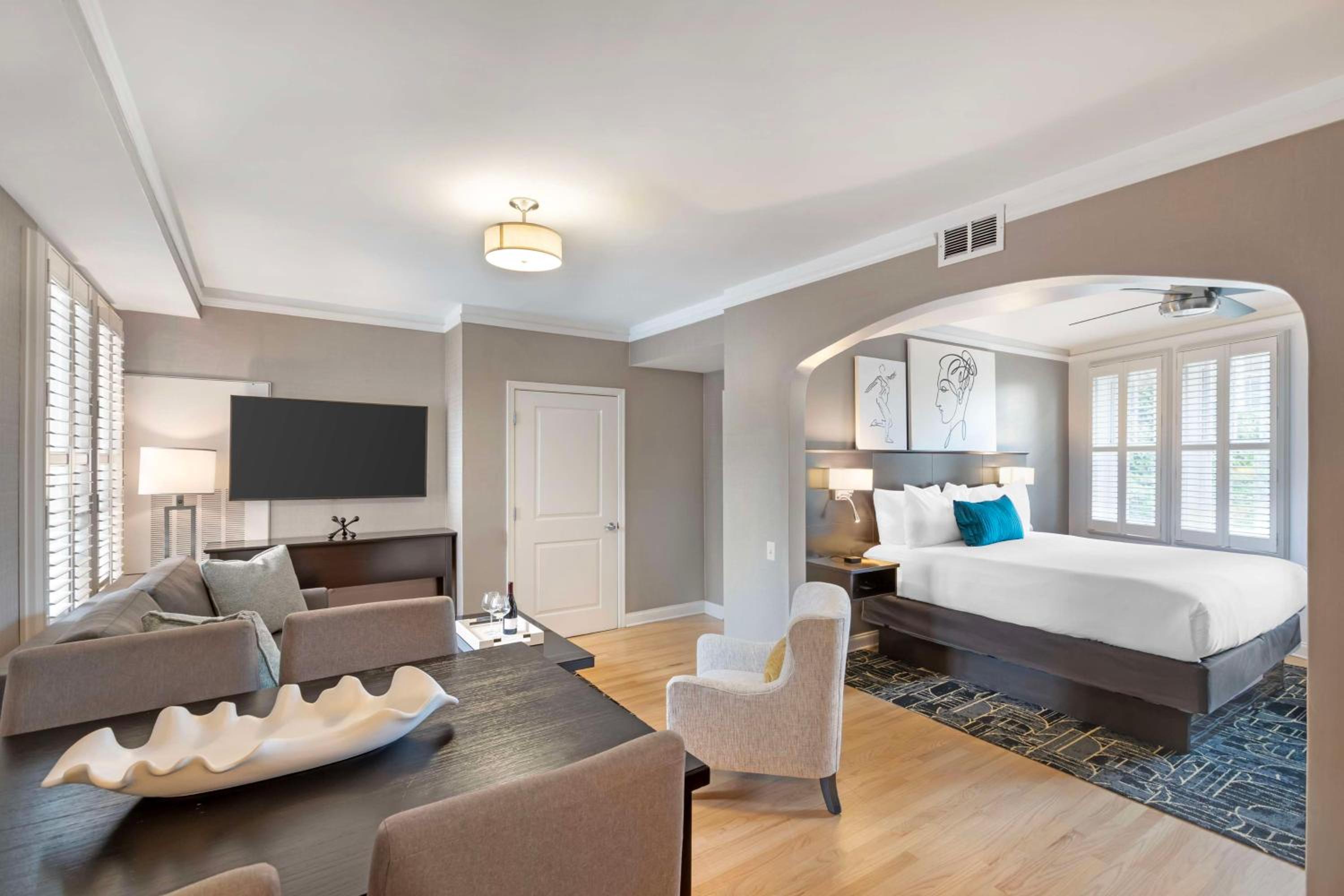 Two-Room King Suite with Two King Beds, Roll-In Shower and Sofa Bed - Disability/Non-Smoking