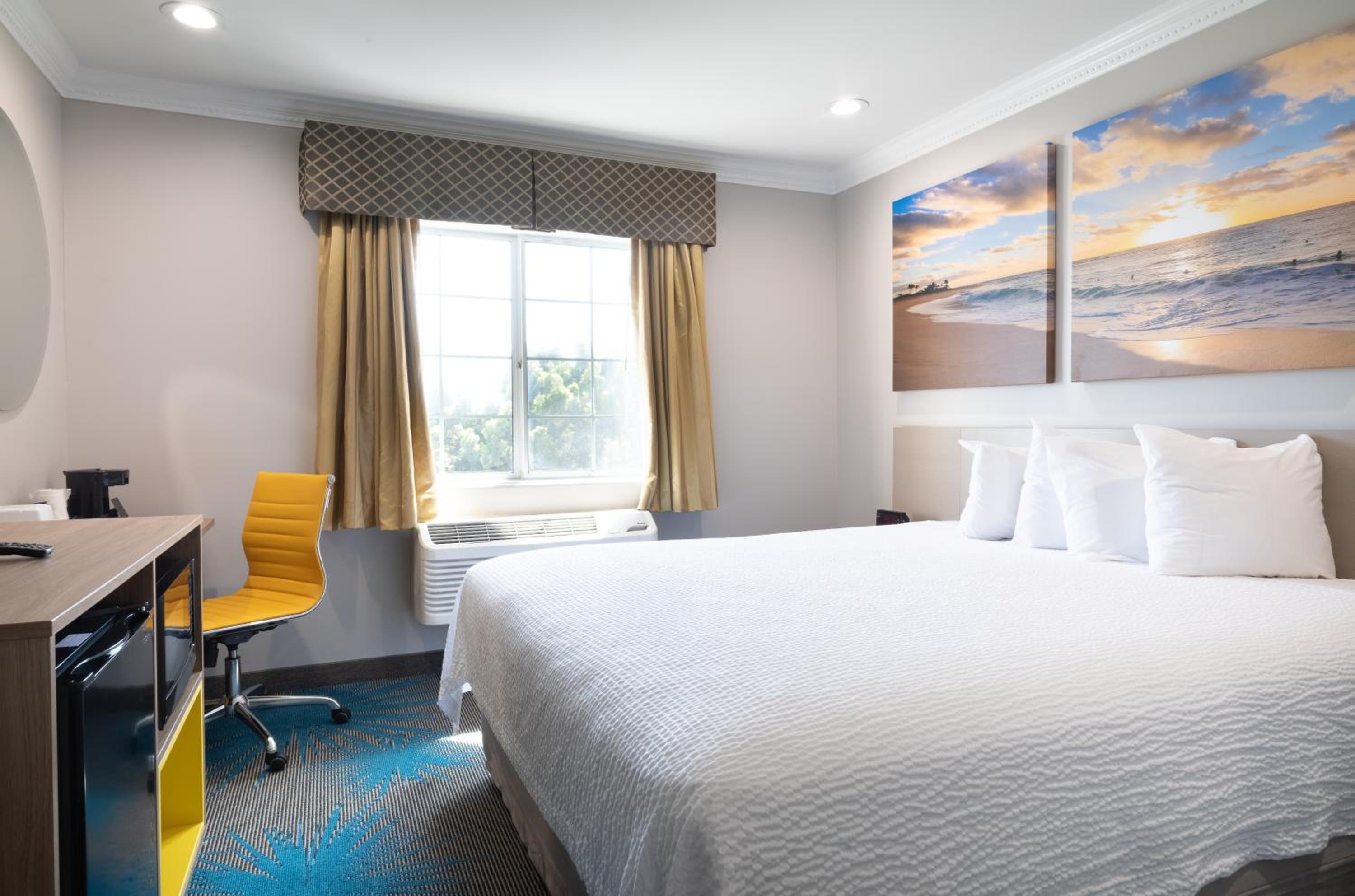 Queen Room - Non-Smoking