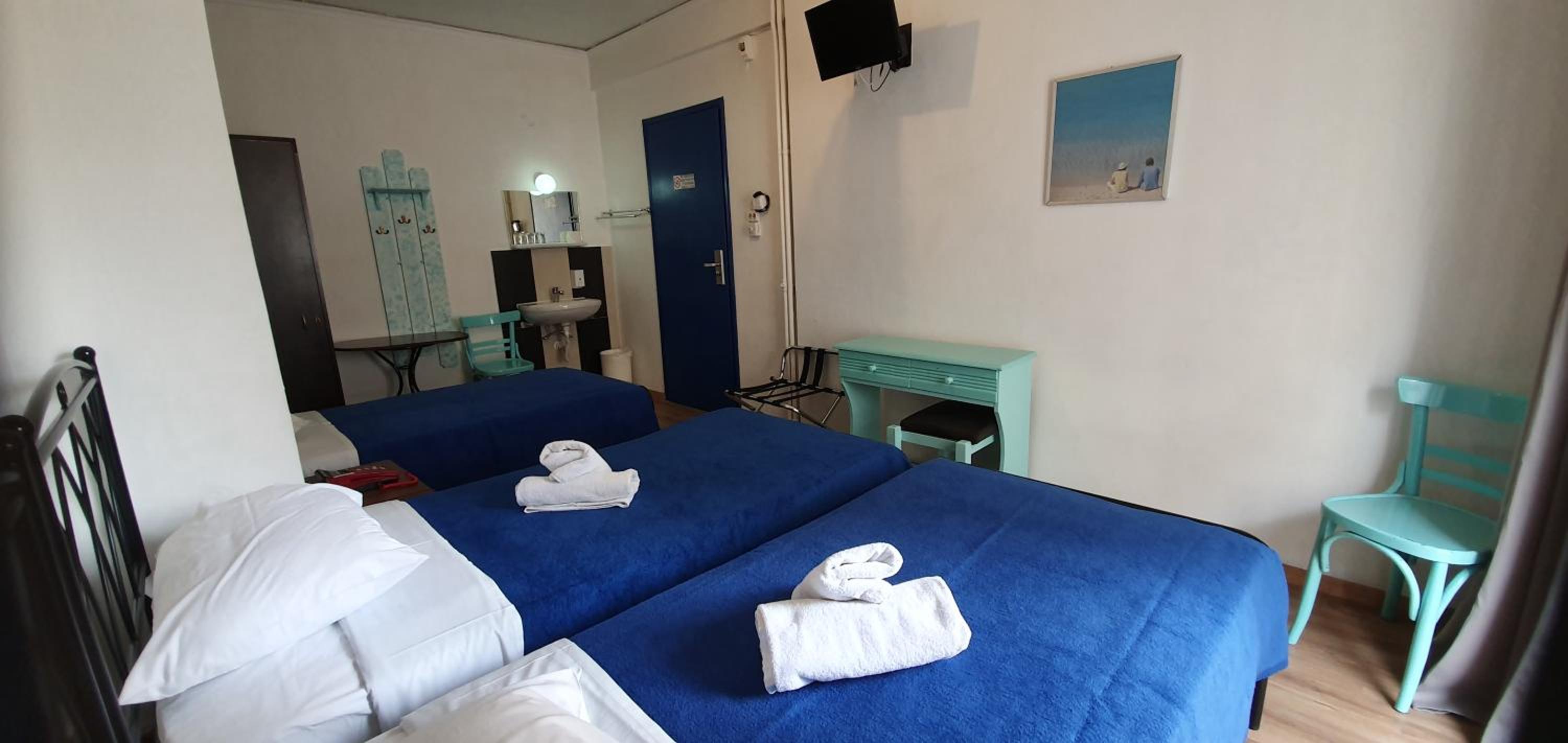 Triple Room with Shared Bathroom