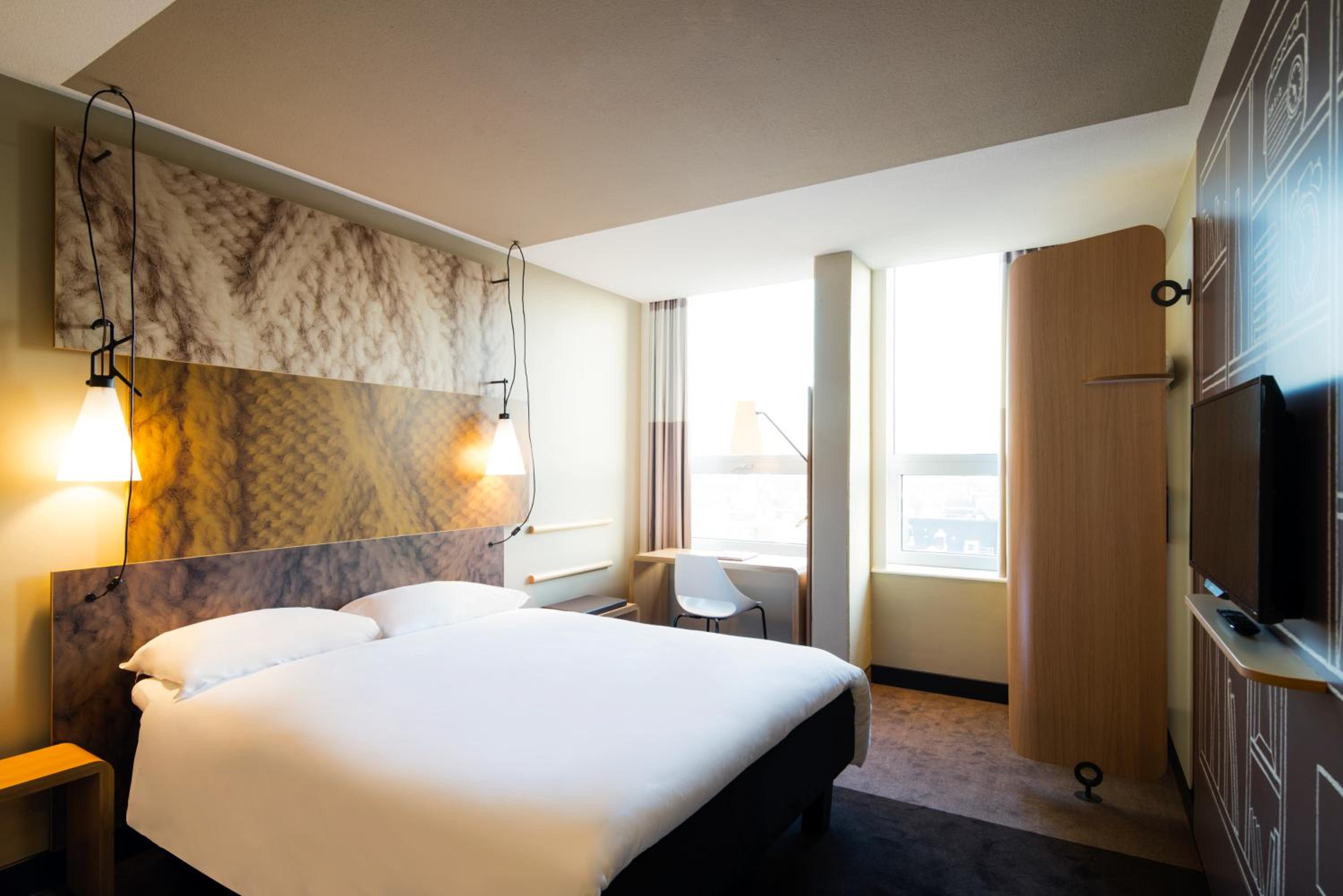 Standard Double Room with City View