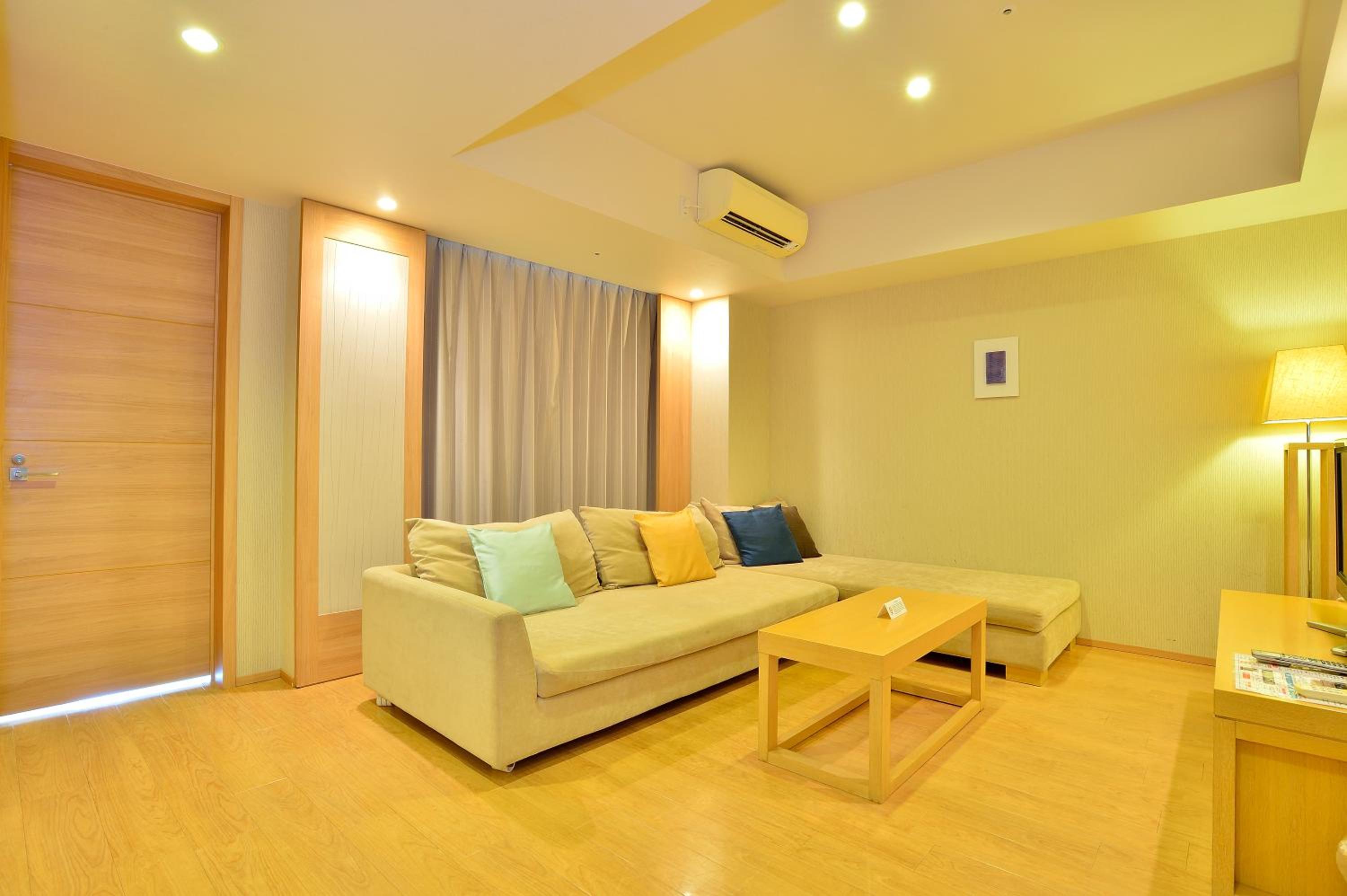 Deluxe One-Bedroom Twin Room - Second Floor