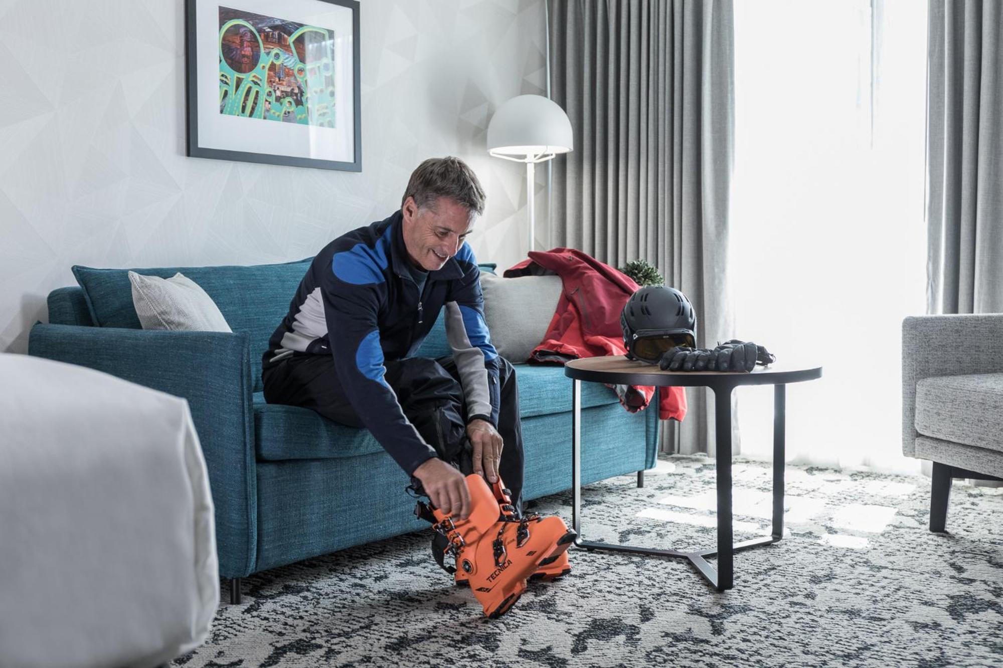 Deluxe King Studio with Sofa Bed