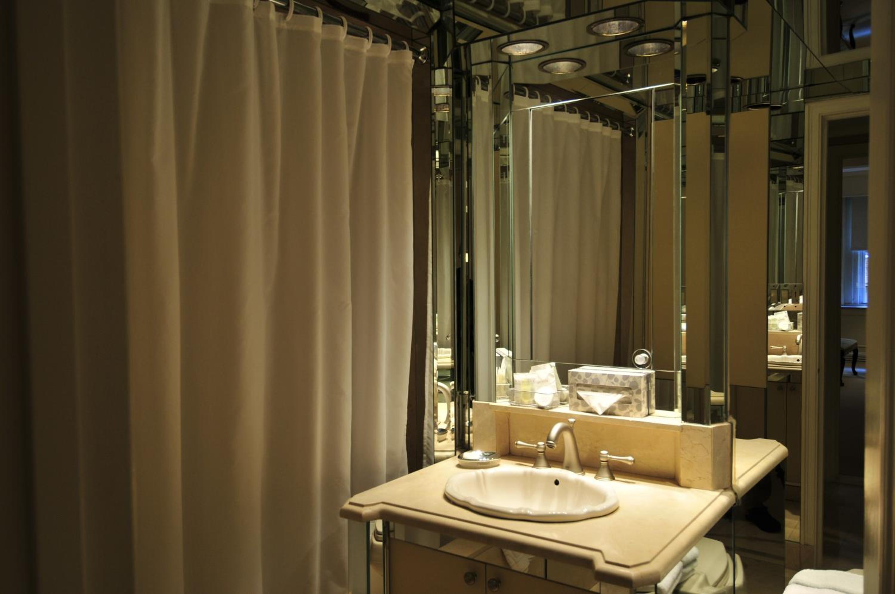 One-Bedroom Suite with Two Queen Beds