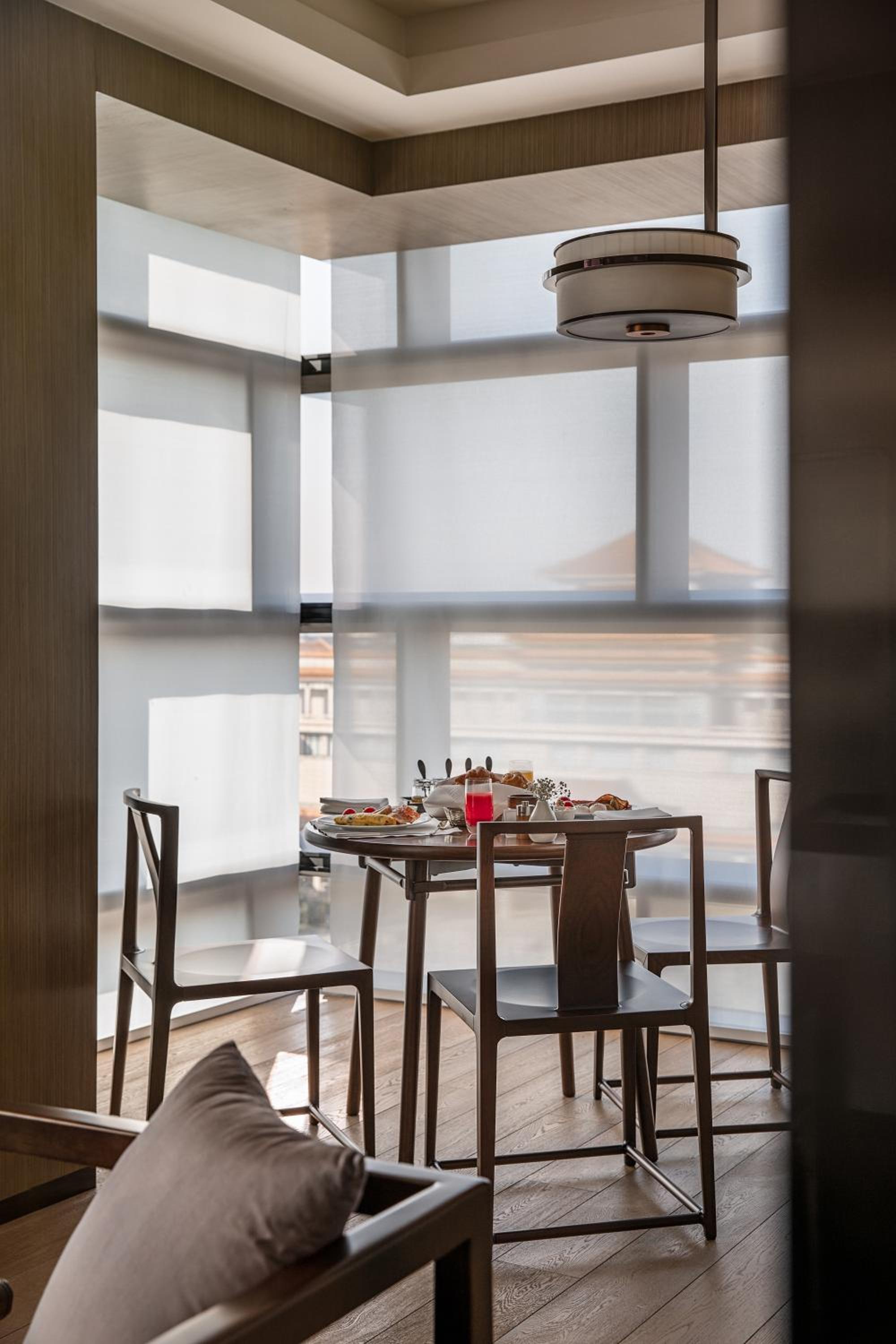 Grand King Suite Room