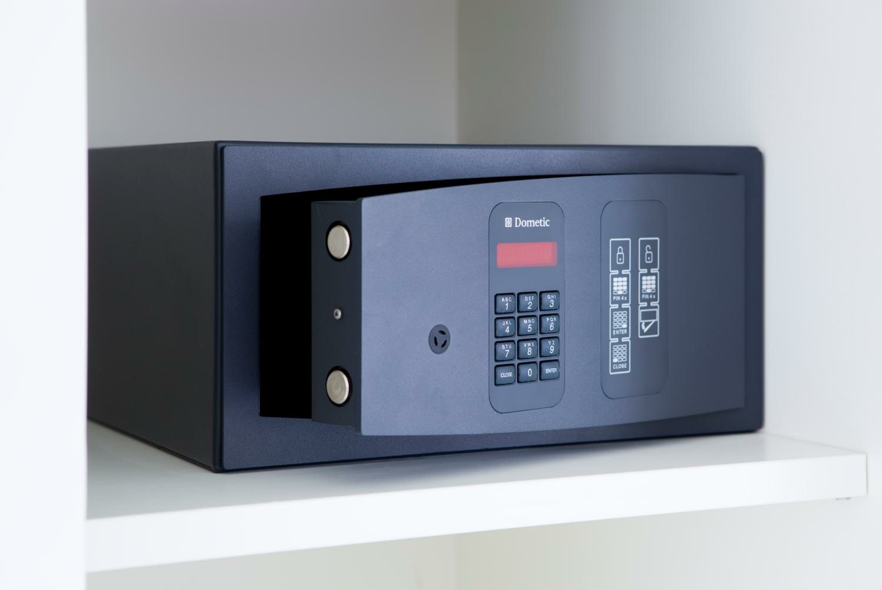 Deluxe Maisonette (3 Adults)