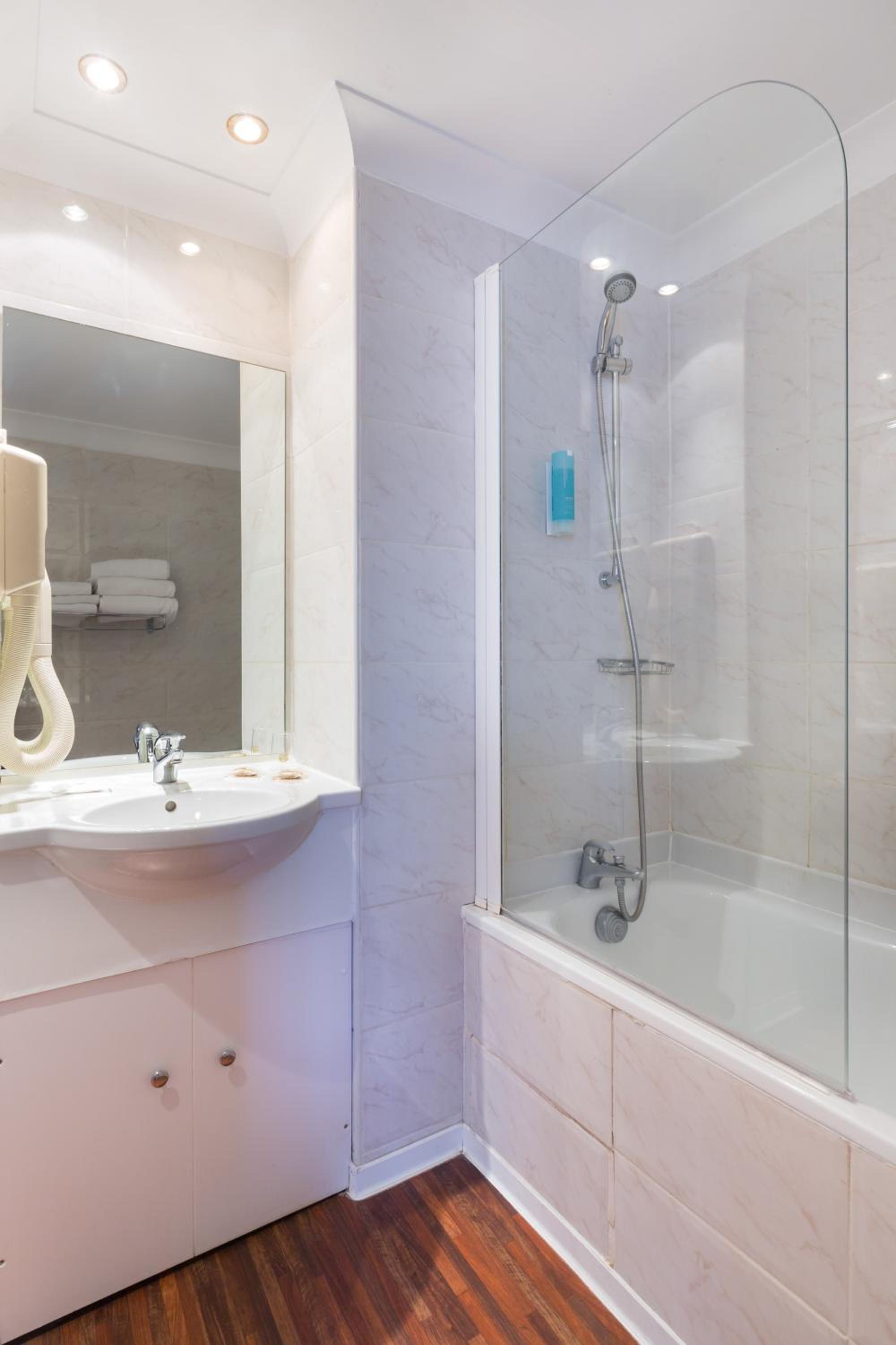 Queen Room with Balcony