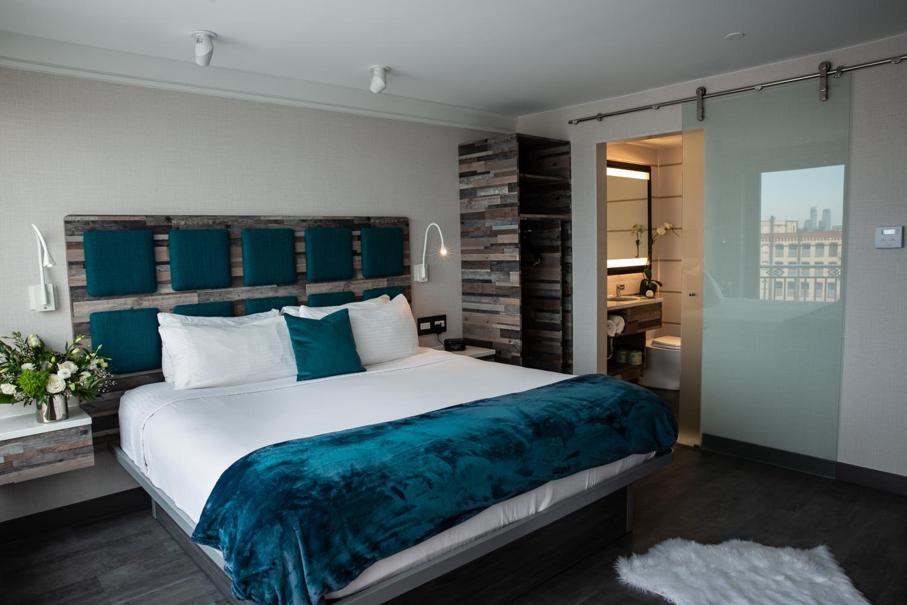  Signature Collection Deluxe King Terrace