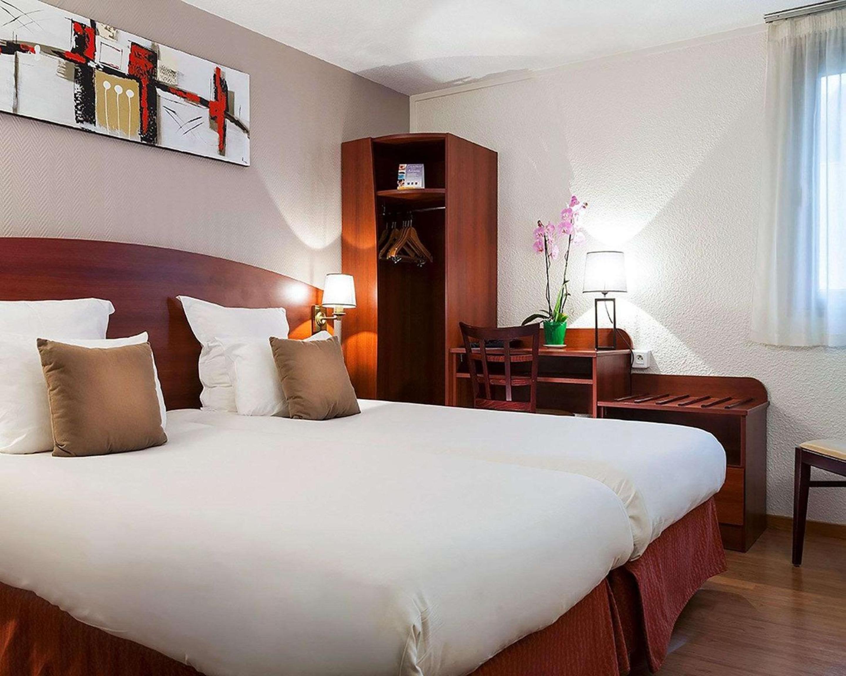 Twin Room with Air Conditioning - Non Smoking