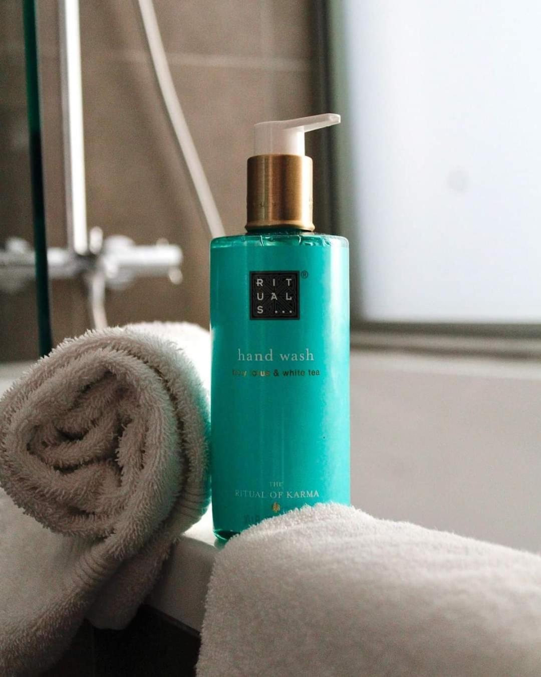 Executive Room with One Queen Bed