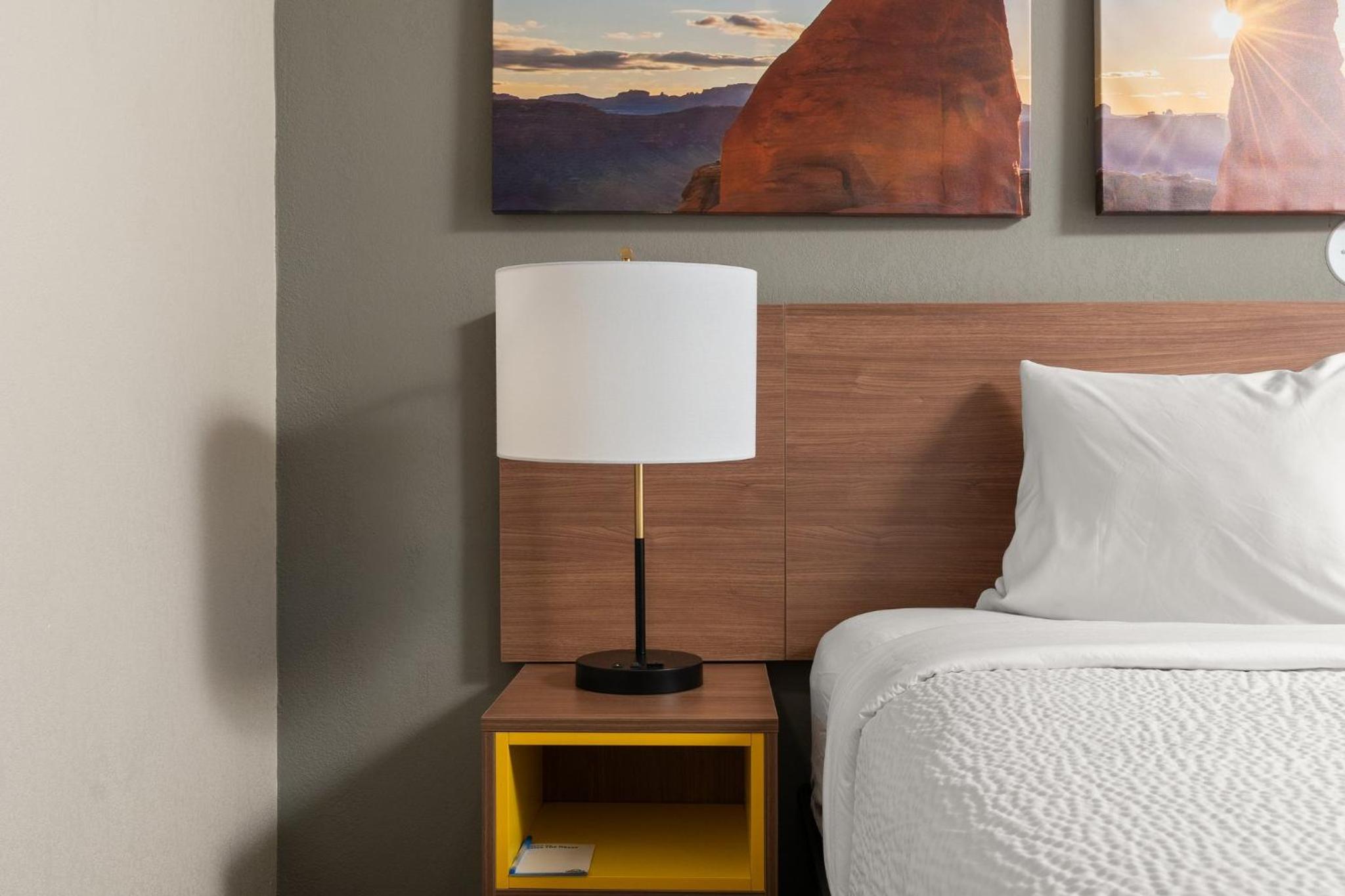 King Room - Non-Smoking