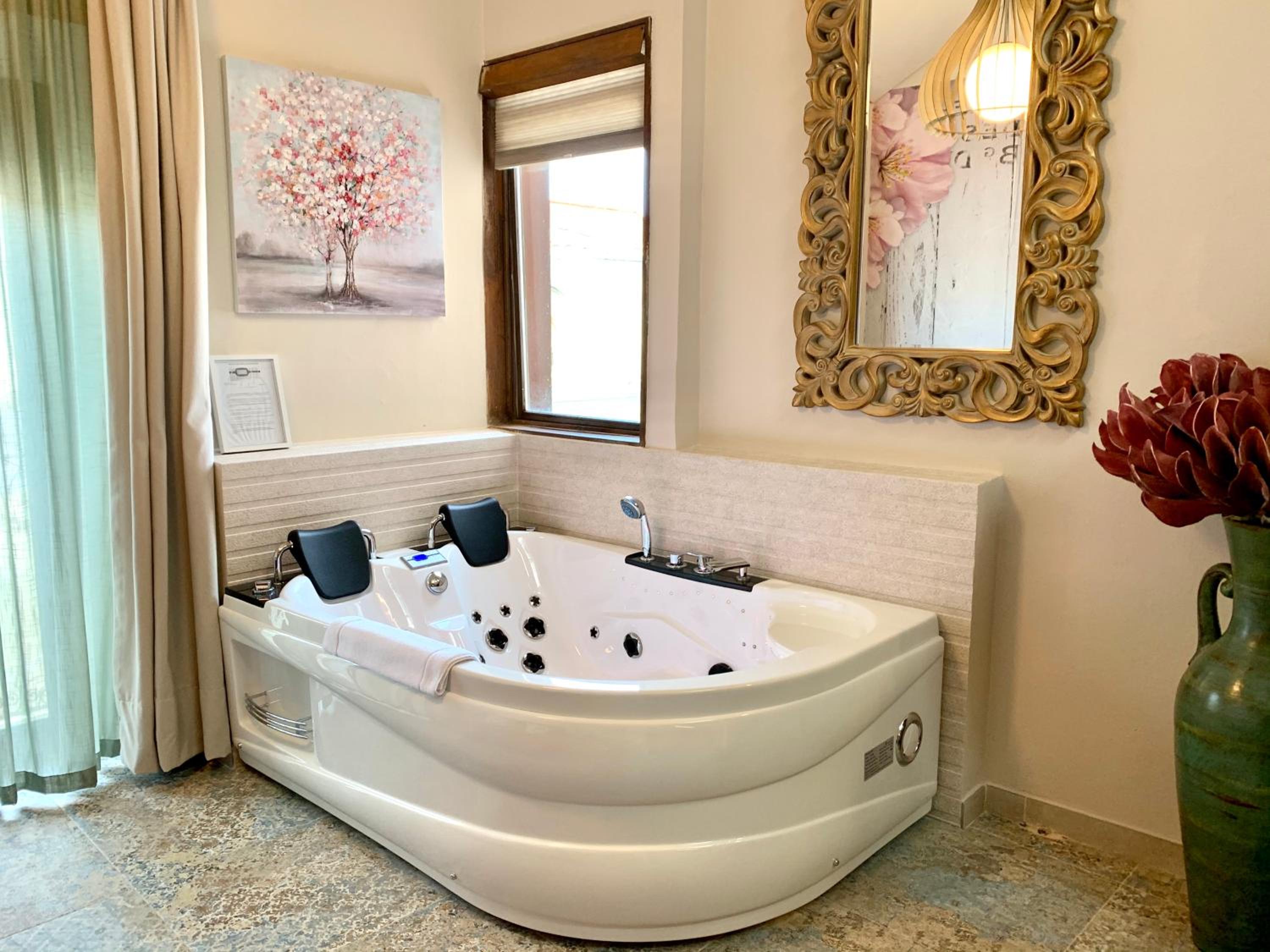 Duplex Suite with Spa Bath