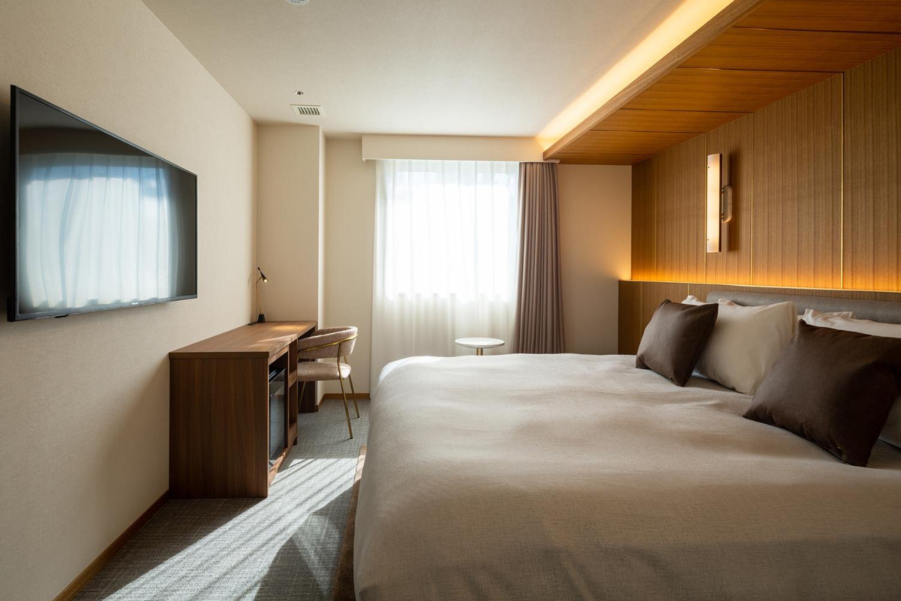 Standard King Room - Non-Smoking 