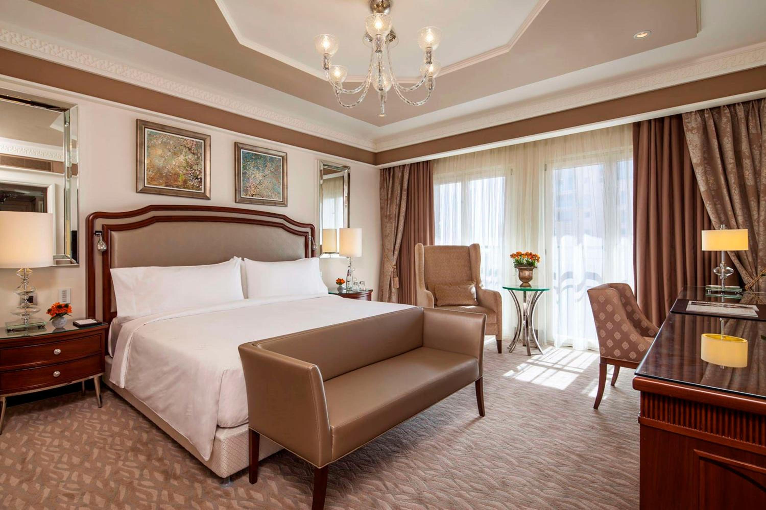 Grand Deluxe King Room