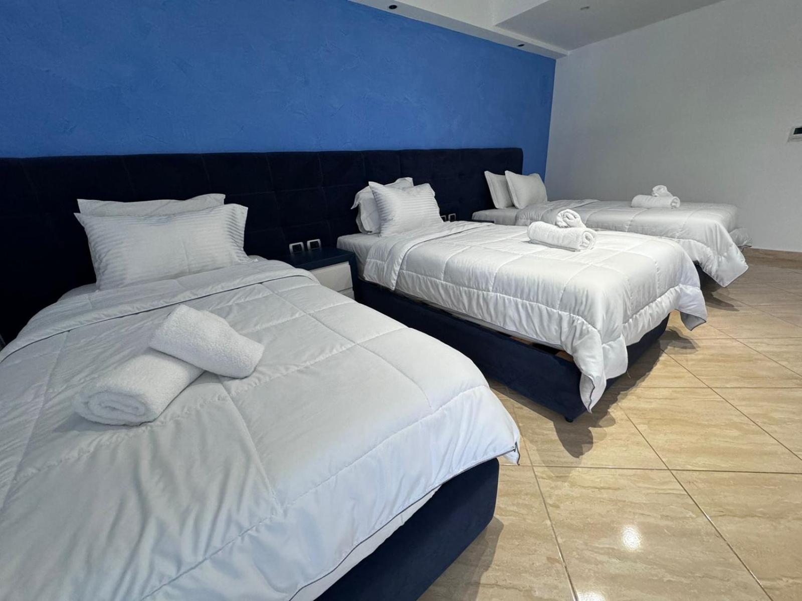 Superior Triple Room With Balcony (3 Sng)