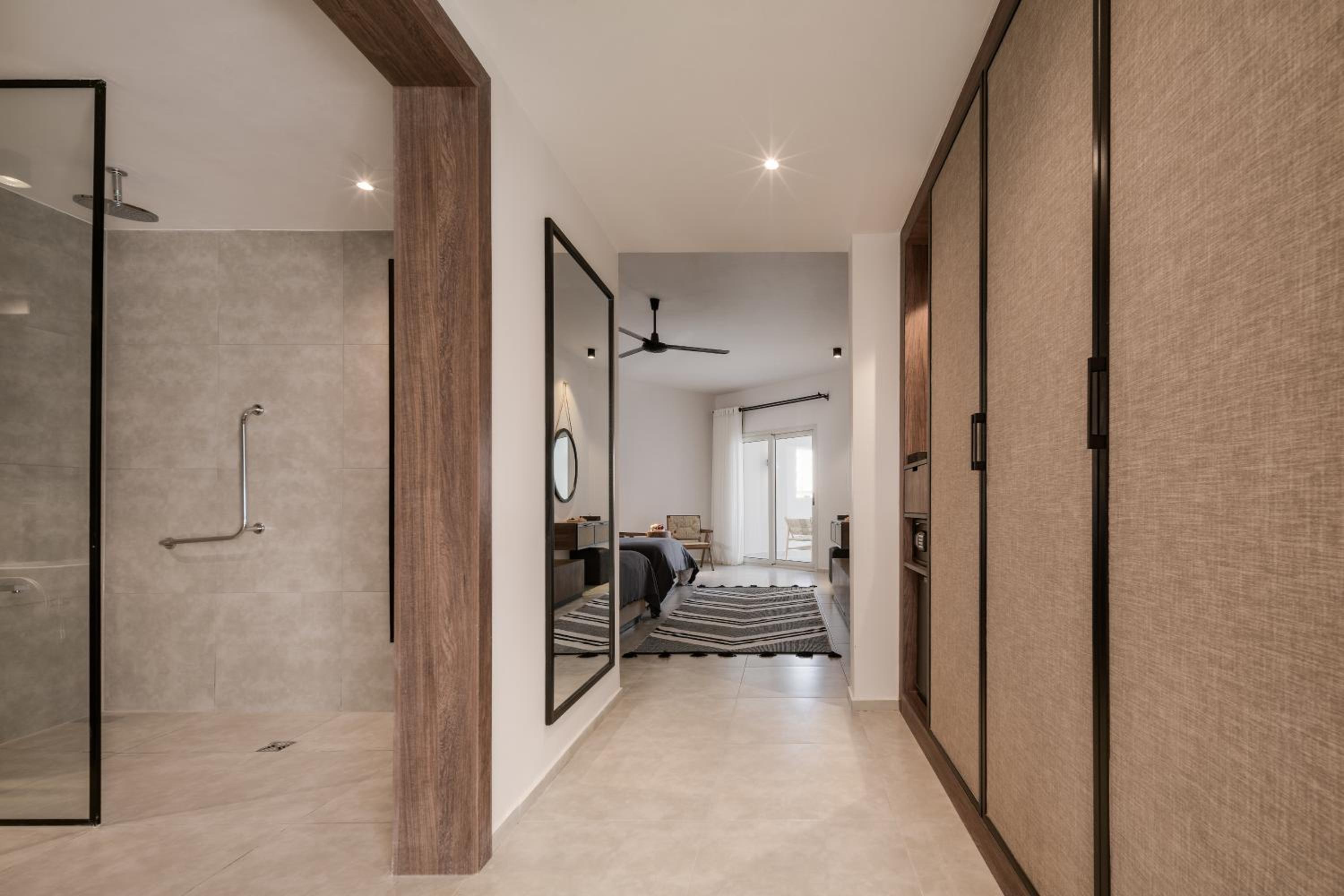 Deluxe Accessible Twin Room - Pool Access