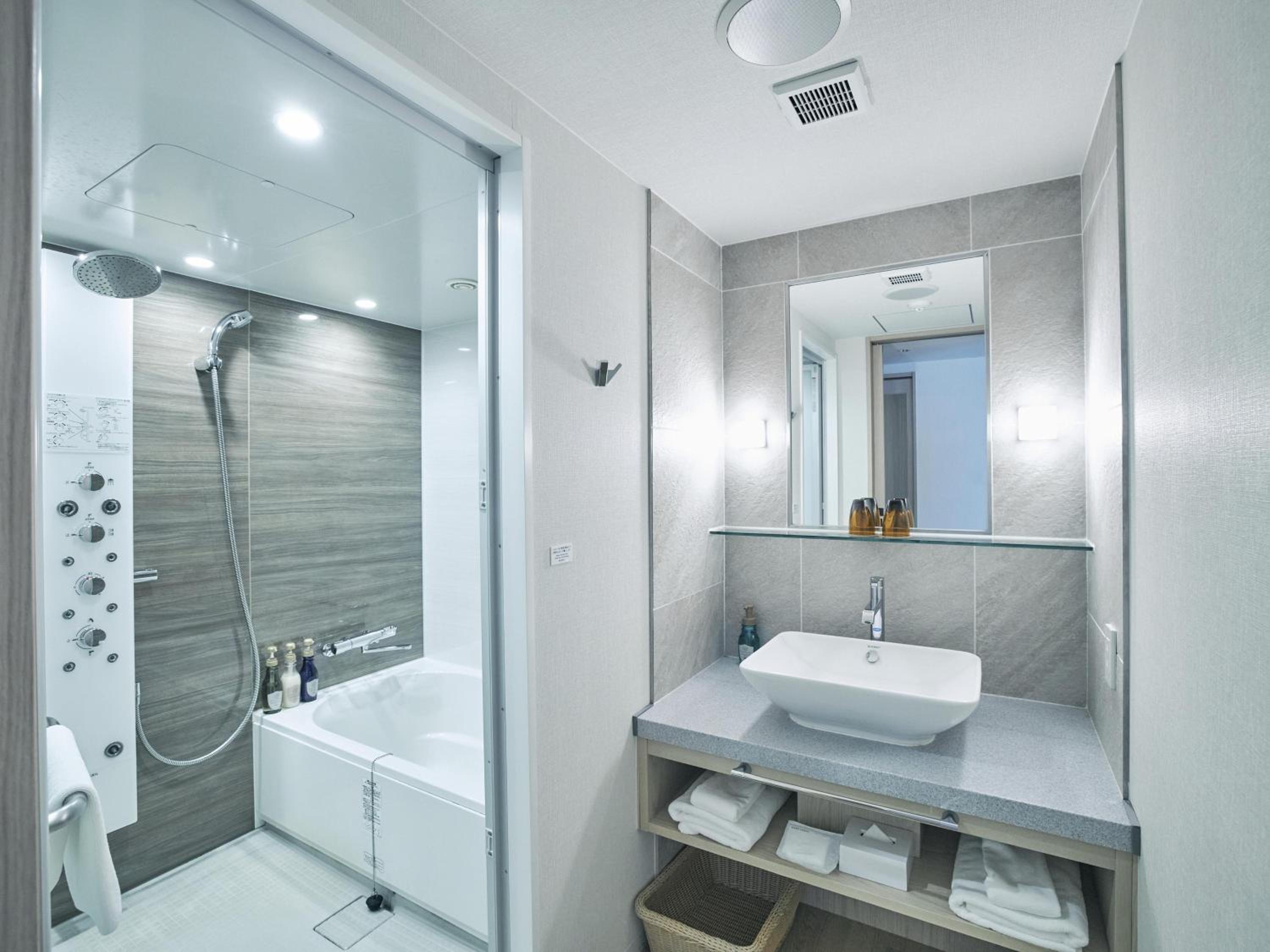 Grand Twin Room - Non-Smoking