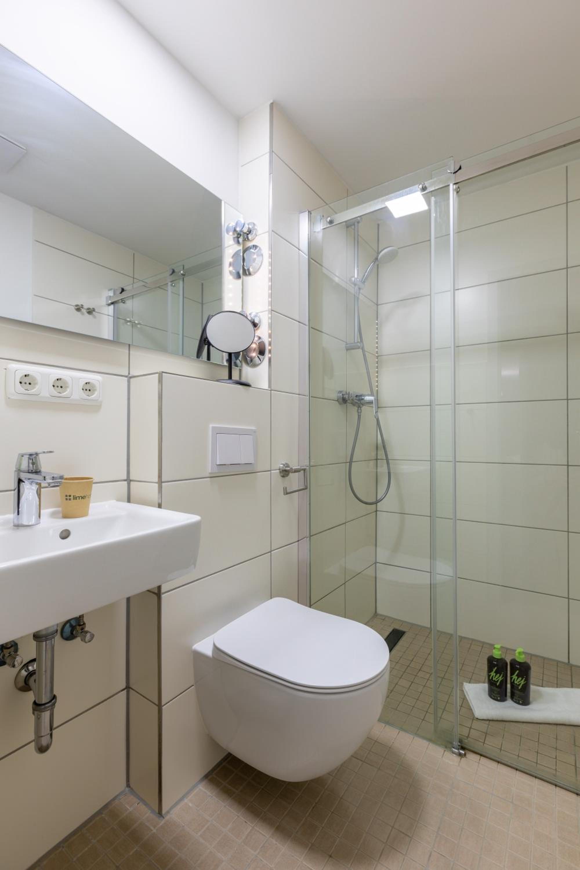 Single Suite S (Ground floor & Basement)